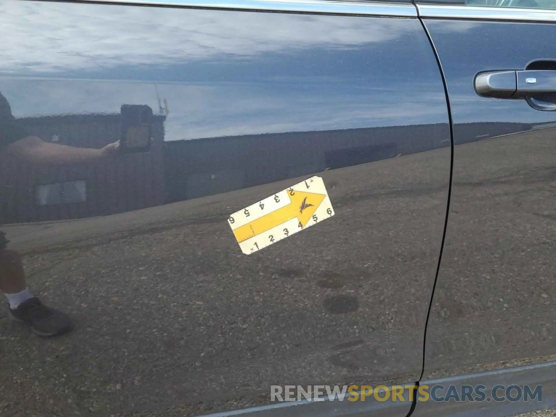 13 Photograph of a damaged car 2GNAXJEV9N6109363 CHEVROLET EQUINOX 2022