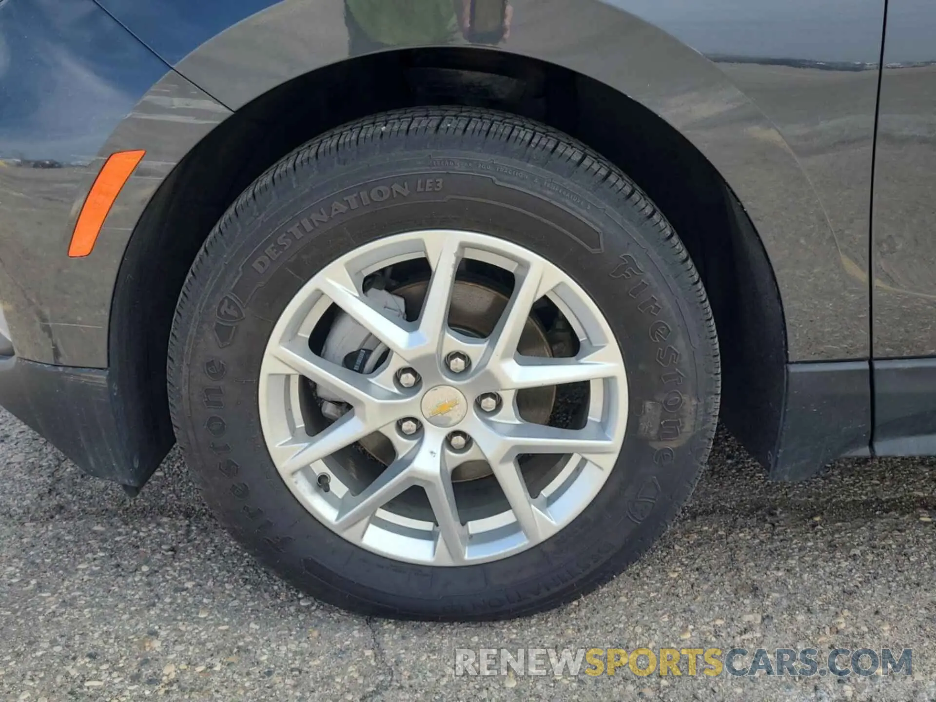 17 Photograph of a damaged car 2GNAXJEV9N6109363 CHEVROLET EQUINOX 2022