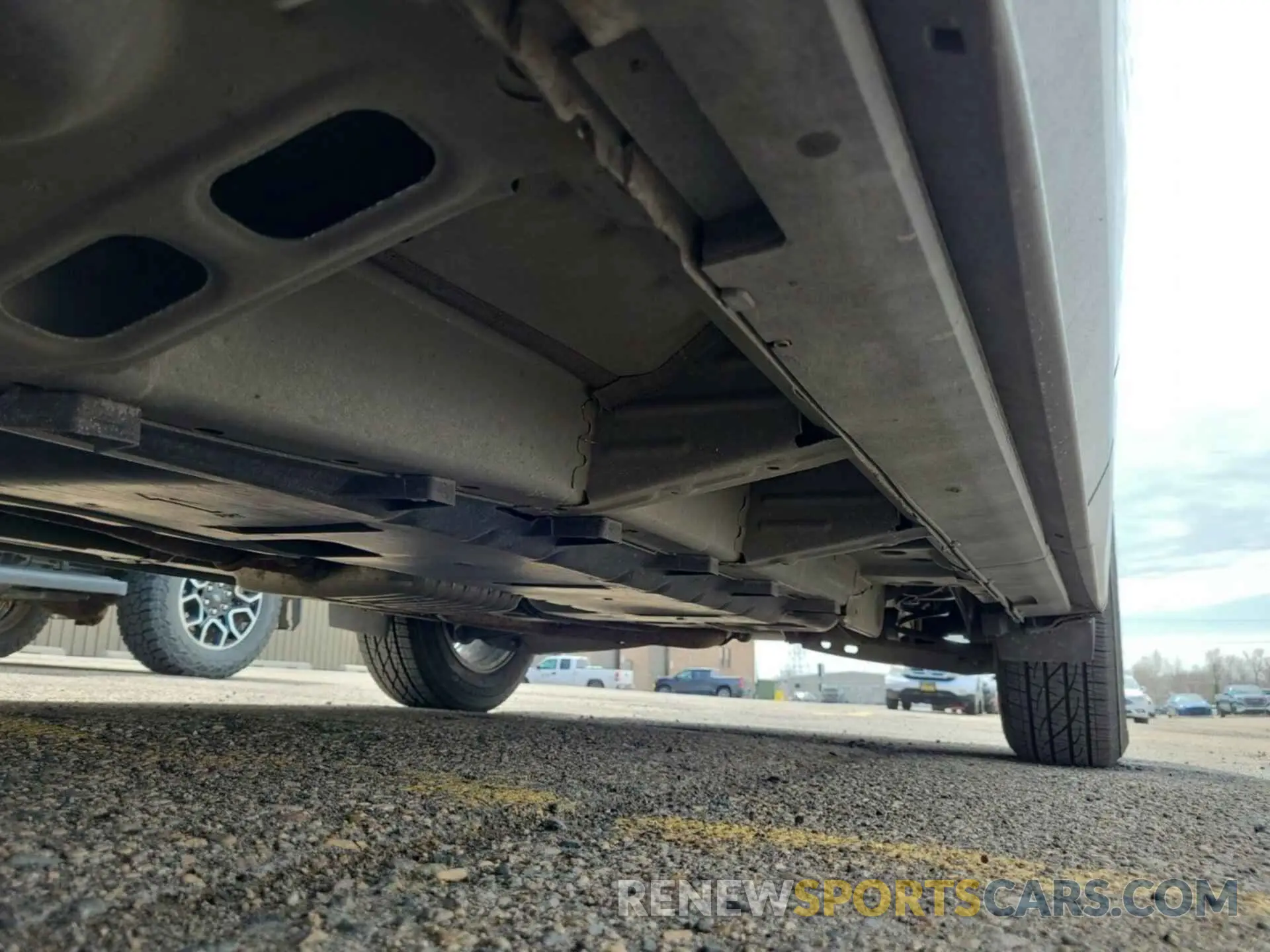 26 Photograph of a damaged car 2GNAXJEV9N6109363 CHEVROLET EQUINOX 2022