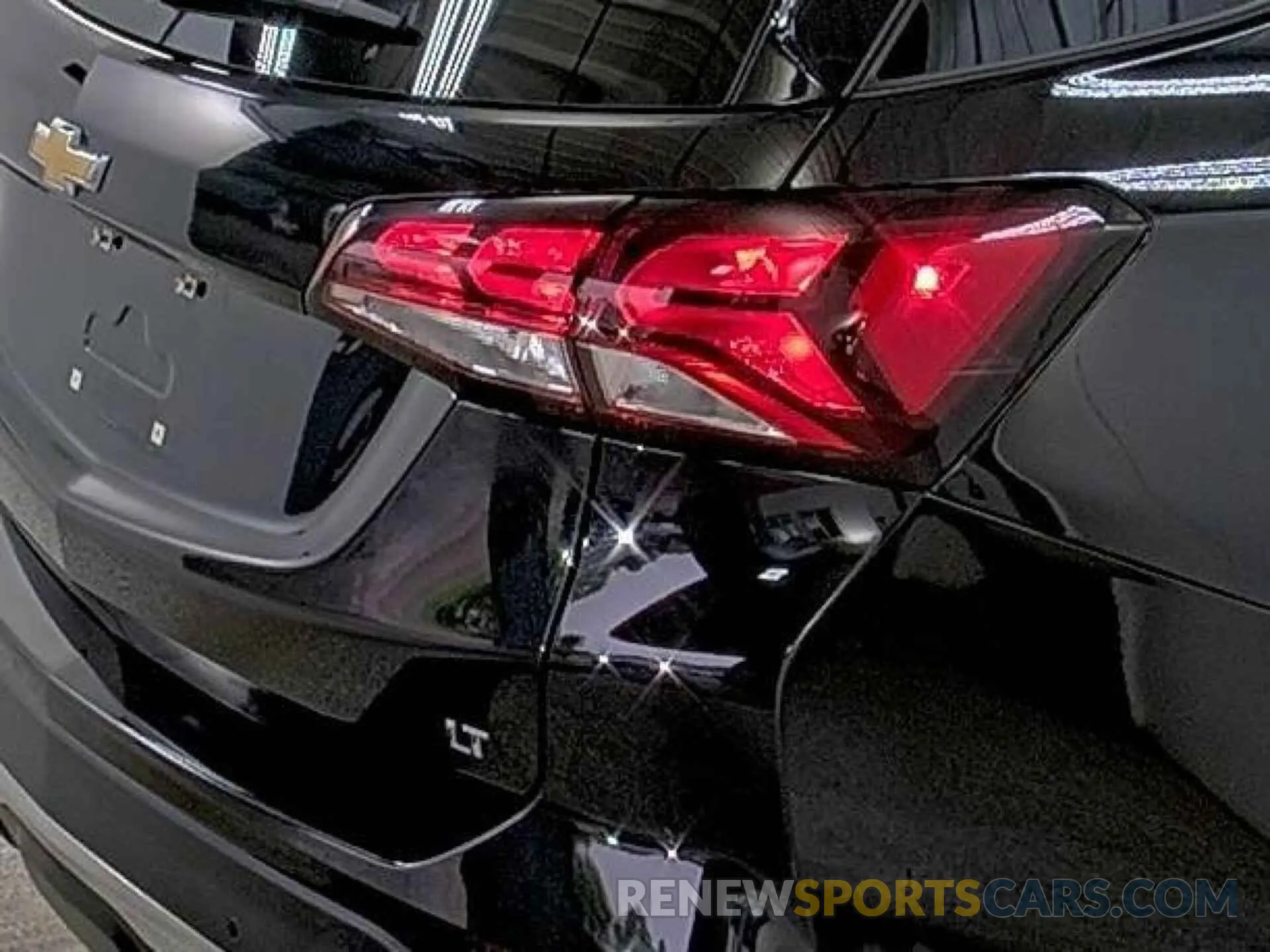 15 Photograph of a damaged car 2GNAXJEV9N6109847 CHEVROLET EQUINOX 2022