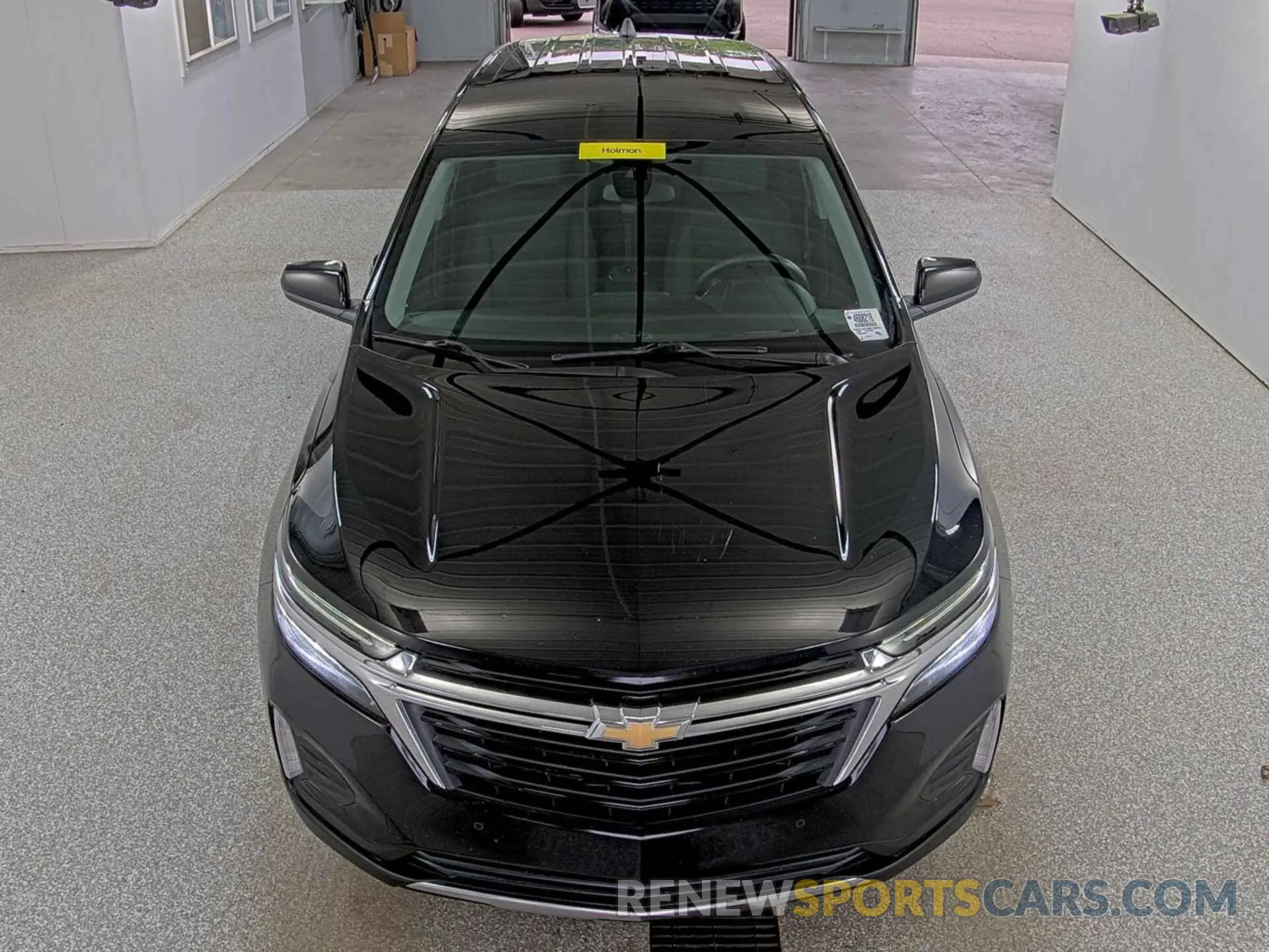 24 Photograph of a damaged car 2GNAXJEV9N6109847 CHEVROLET EQUINOX 2022