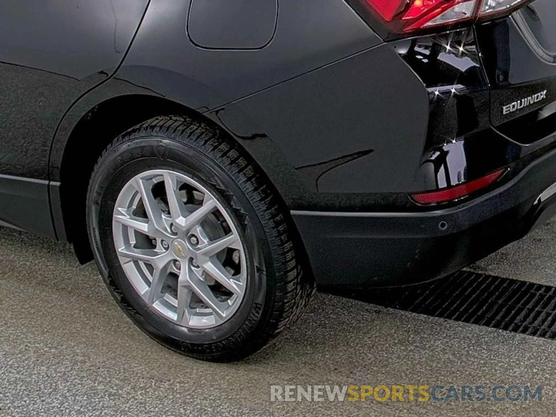 9 Photograph of a damaged car 2GNAXJEV9N6109847 CHEVROLET EQUINOX 2022
