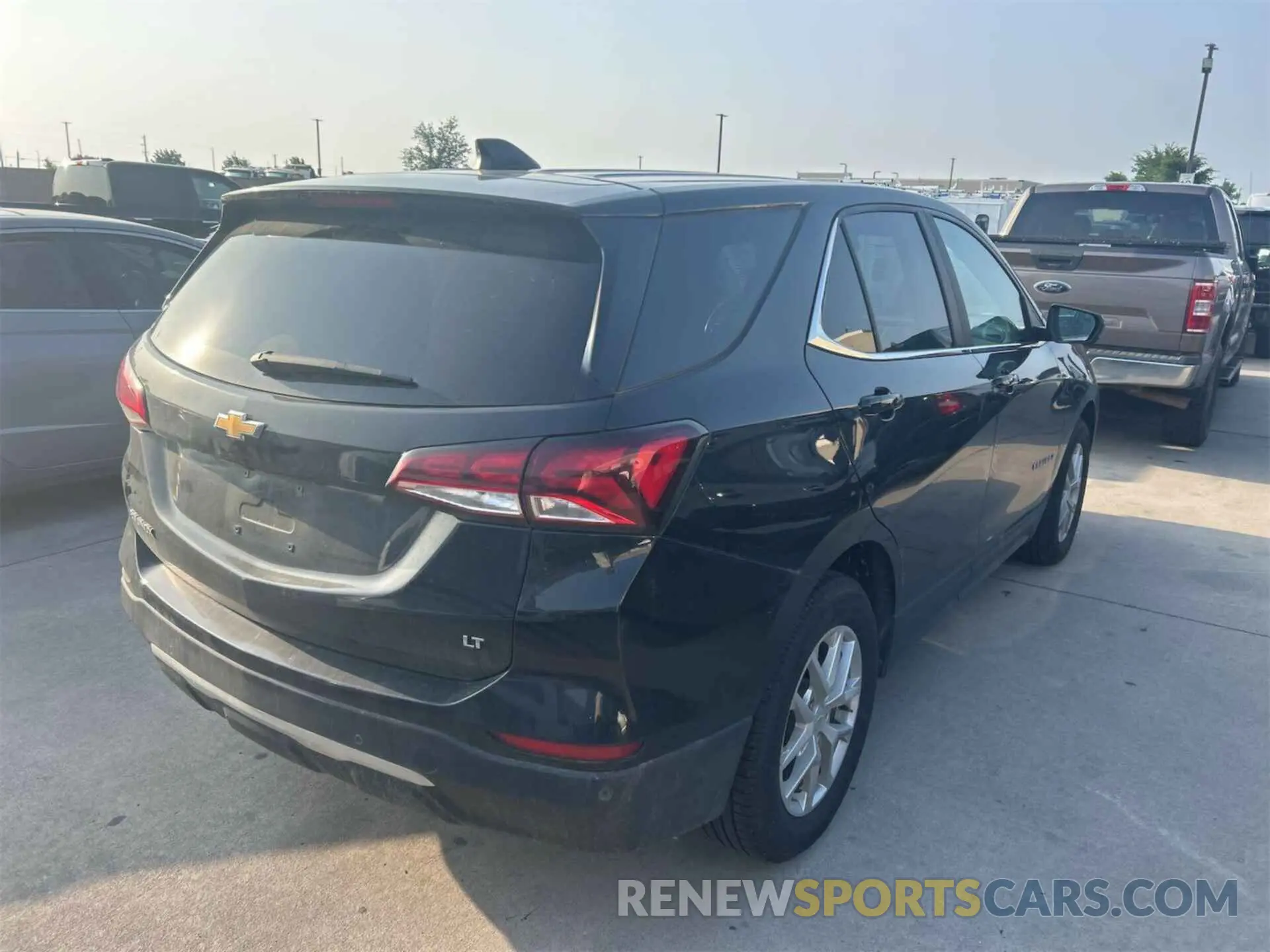 1 Photograph of a damaged car 2GNAXJEV9N6111159 CHEVROLET EQUINOX 2022