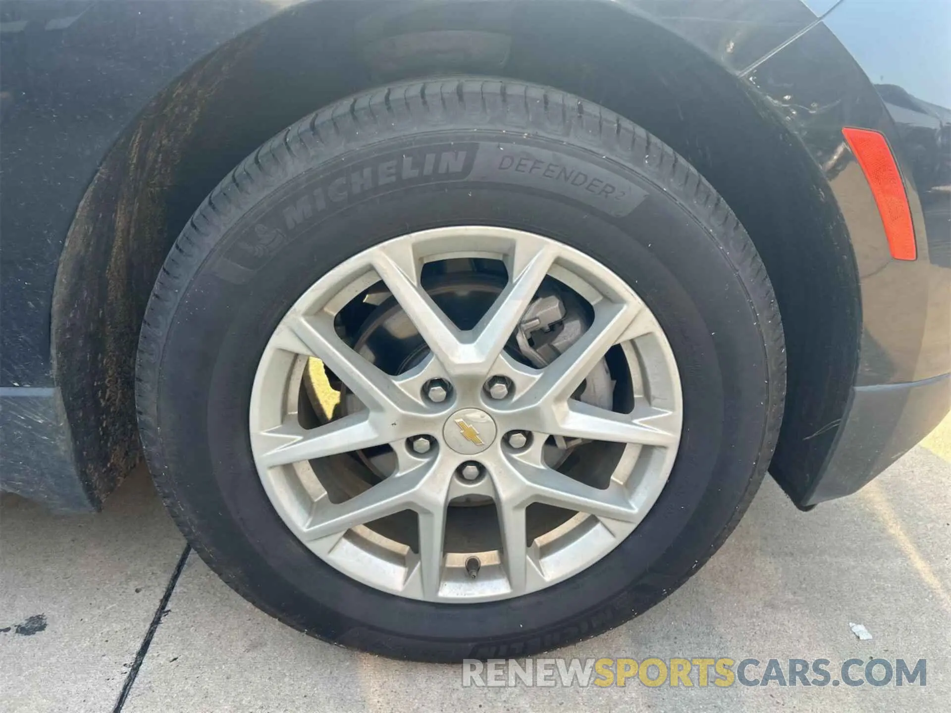 12 Photograph of a damaged car 2GNAXJEV9N6111159 CHEVROLET EQUINOX 2022