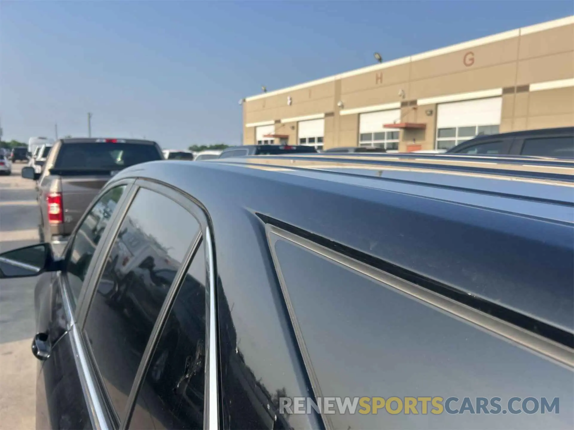 19 Photograph of a damaged car 2GNAXJEV9N6111159 CHEVROLET EQUINOX 2022