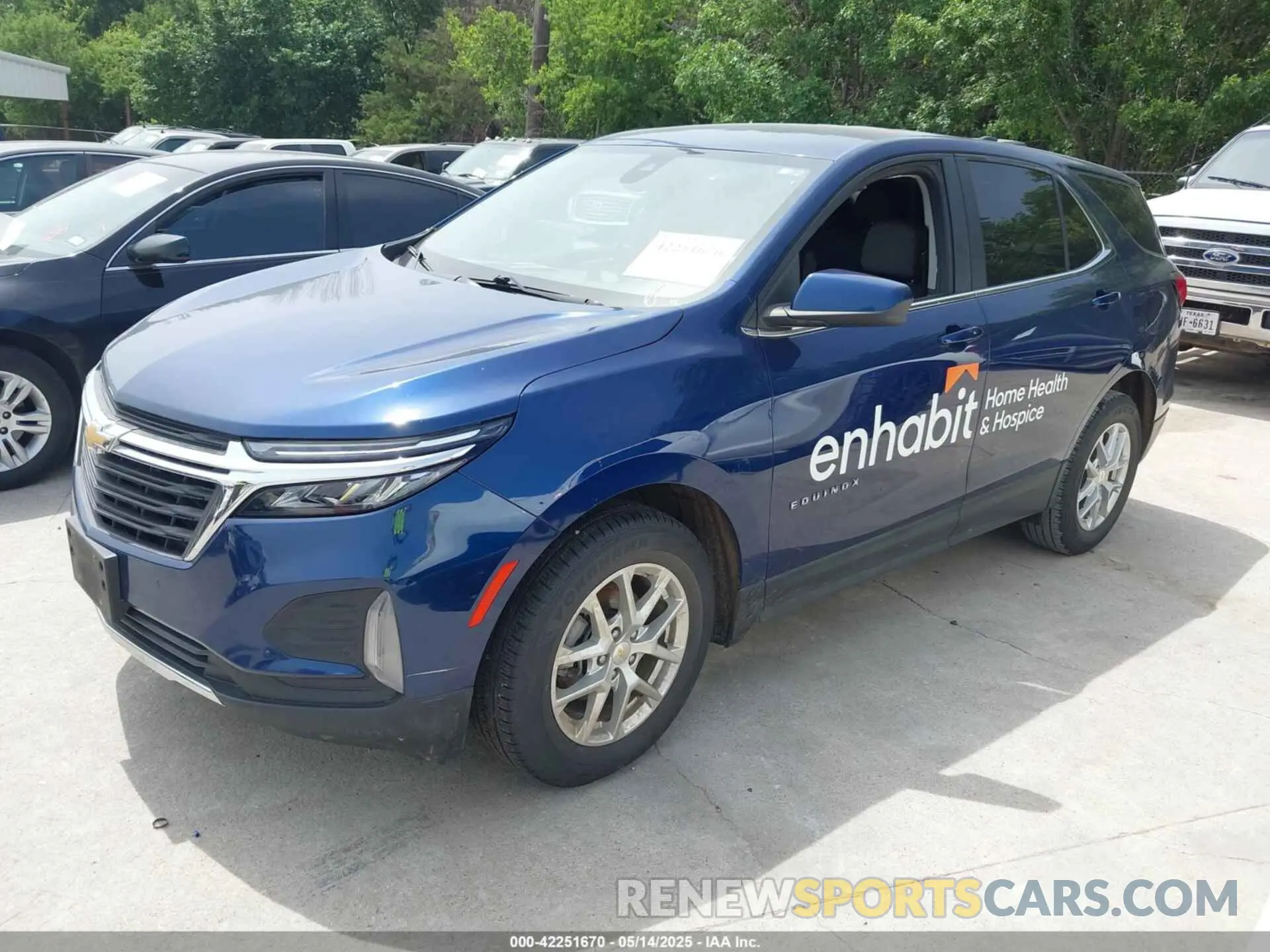 2 Photograph of a damaged car 2GNAXJEV9N6126437 CHEVROLET EQUINOX 2022