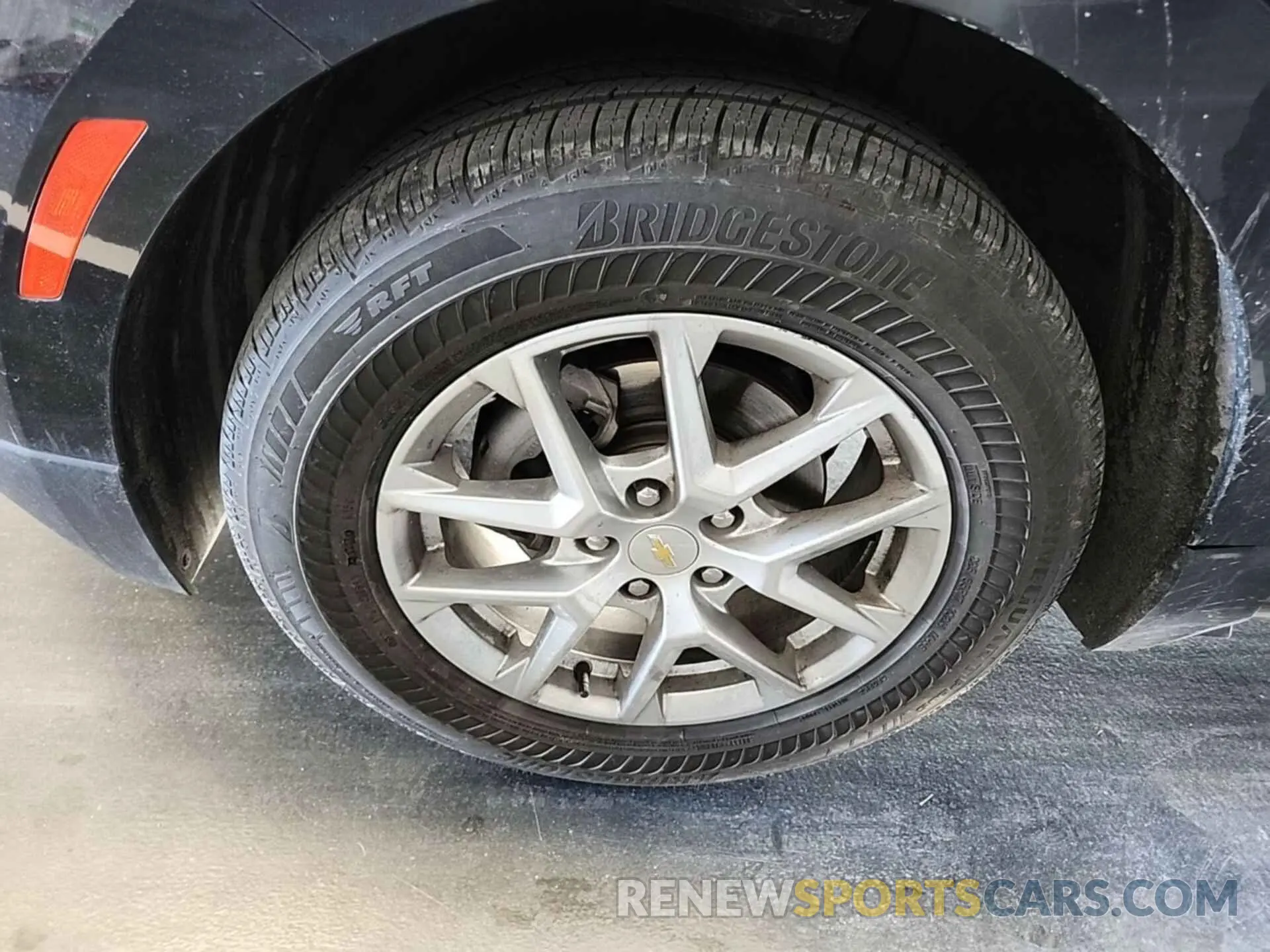 10 Photograph of a damaged car 2GNAXJEVXN6110442 CHEVROLET EQUINOX 2022
