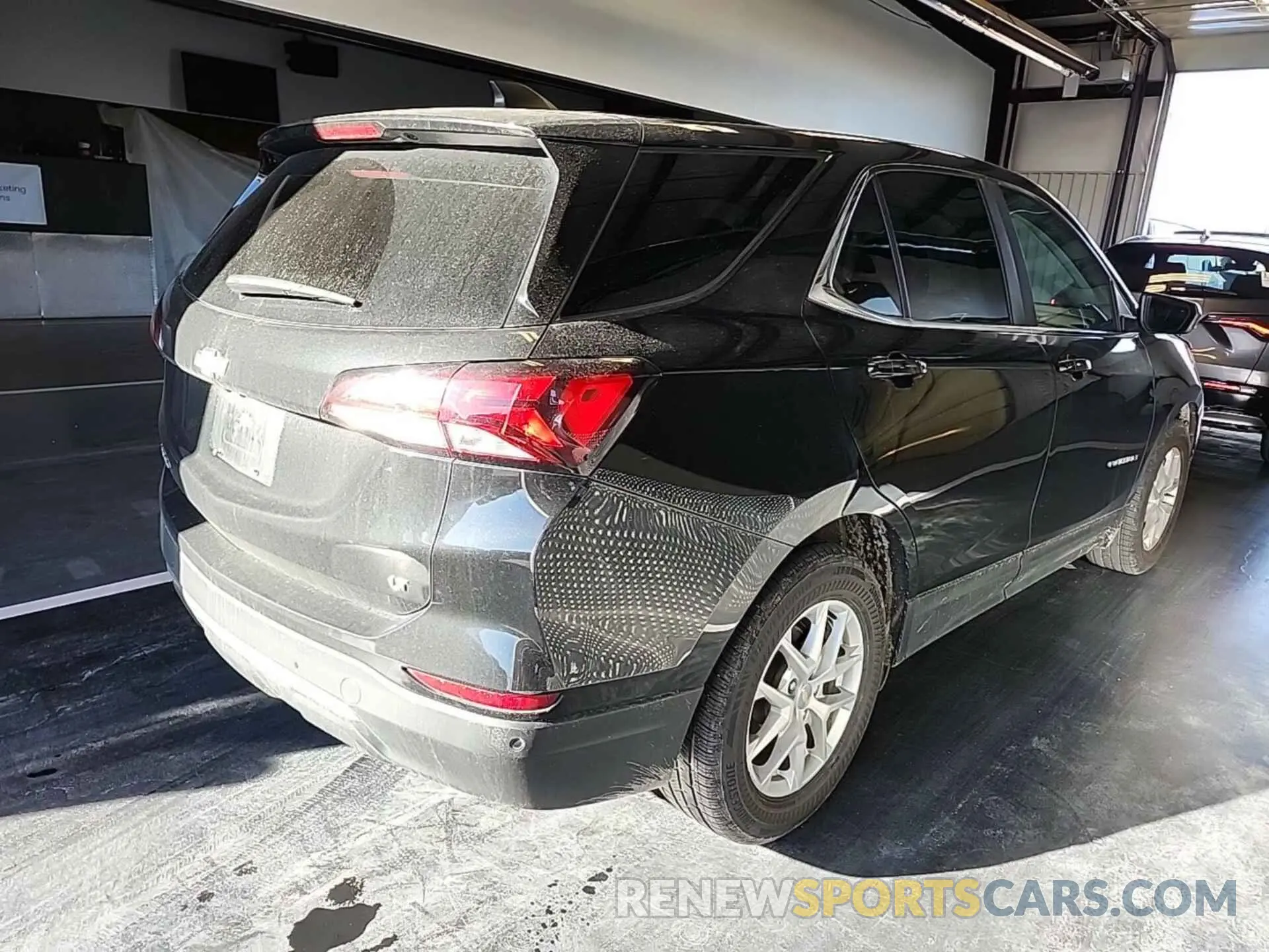 11 Photograph of a damaged car 2GNAXJEVXN6110442 CHEVROLET EQUINOX 2022