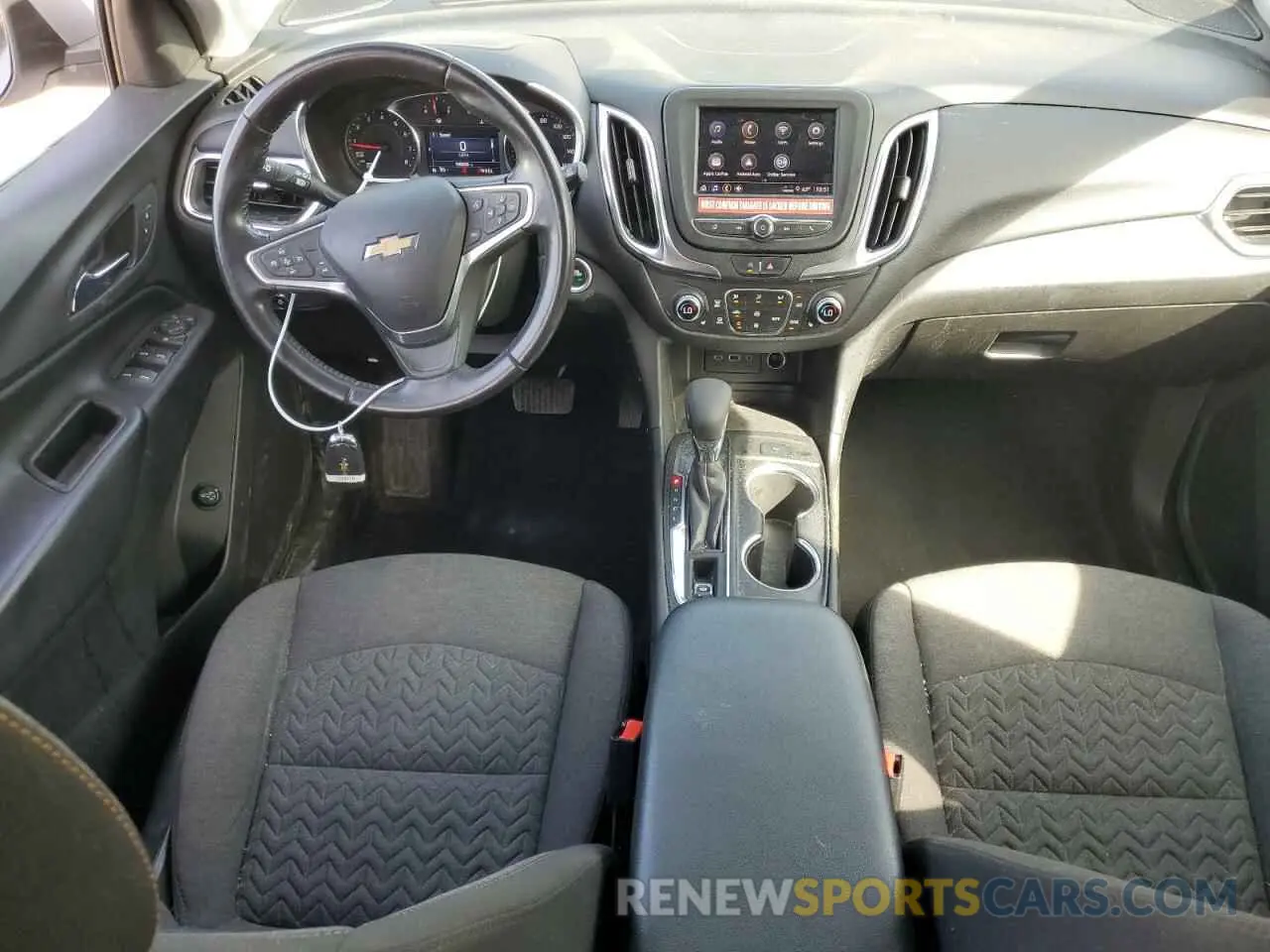 8 Photograph of a damaged car 2GNAXJEVXN6134398 CHEVROLET EQUINOX 2022