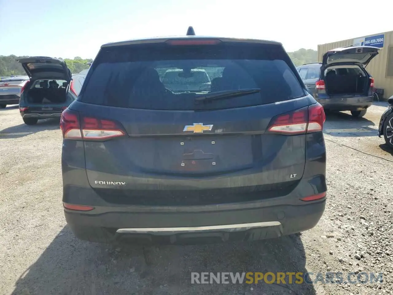 6 Photograph of a damaged car 2GNAXKEV0N6152785 CHEVROLET EQUINOX 2022