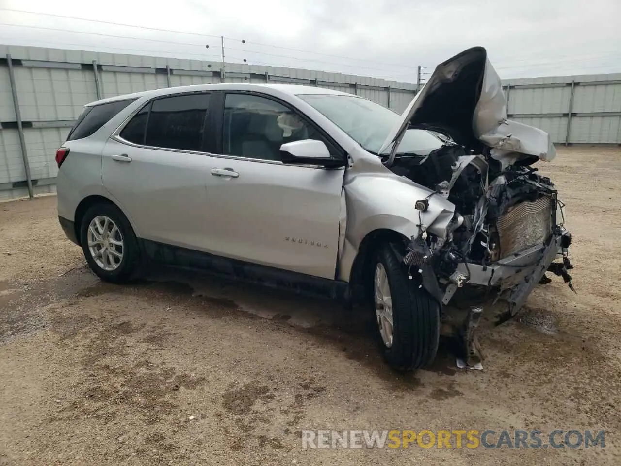 4 Photograph of a damaged car 2GNAXKEV1N6115292 CHEVROLET EQUINOX 2022