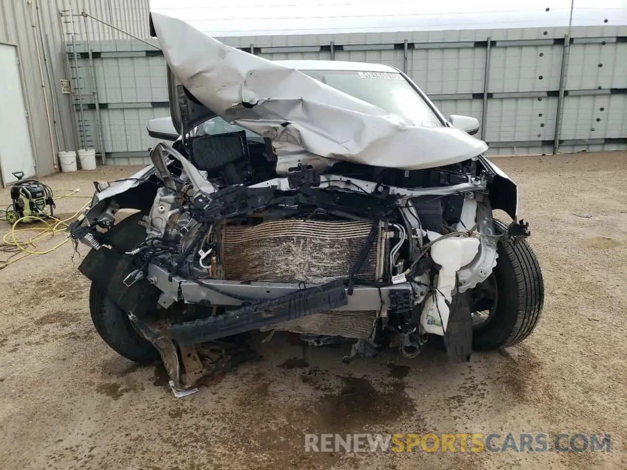 5 Photograph of a damaged car 2GNAXKEV1N6115292 CHEVROLET EQUINOX 2022