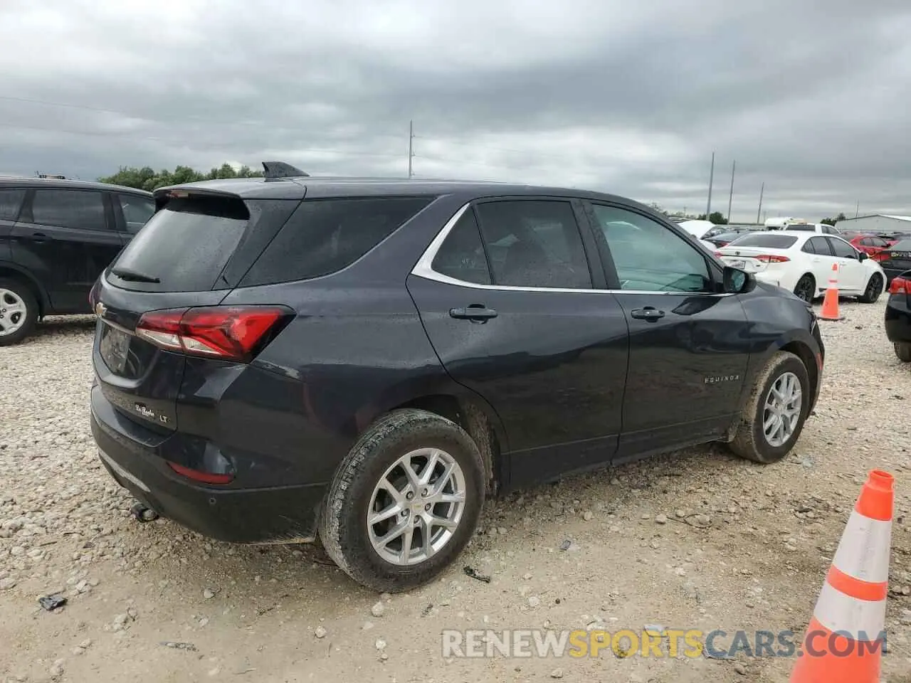 3 Photograph of a damaged car 2GNAXKEV1N6121271 CHEVROLET EQUINOX 2022