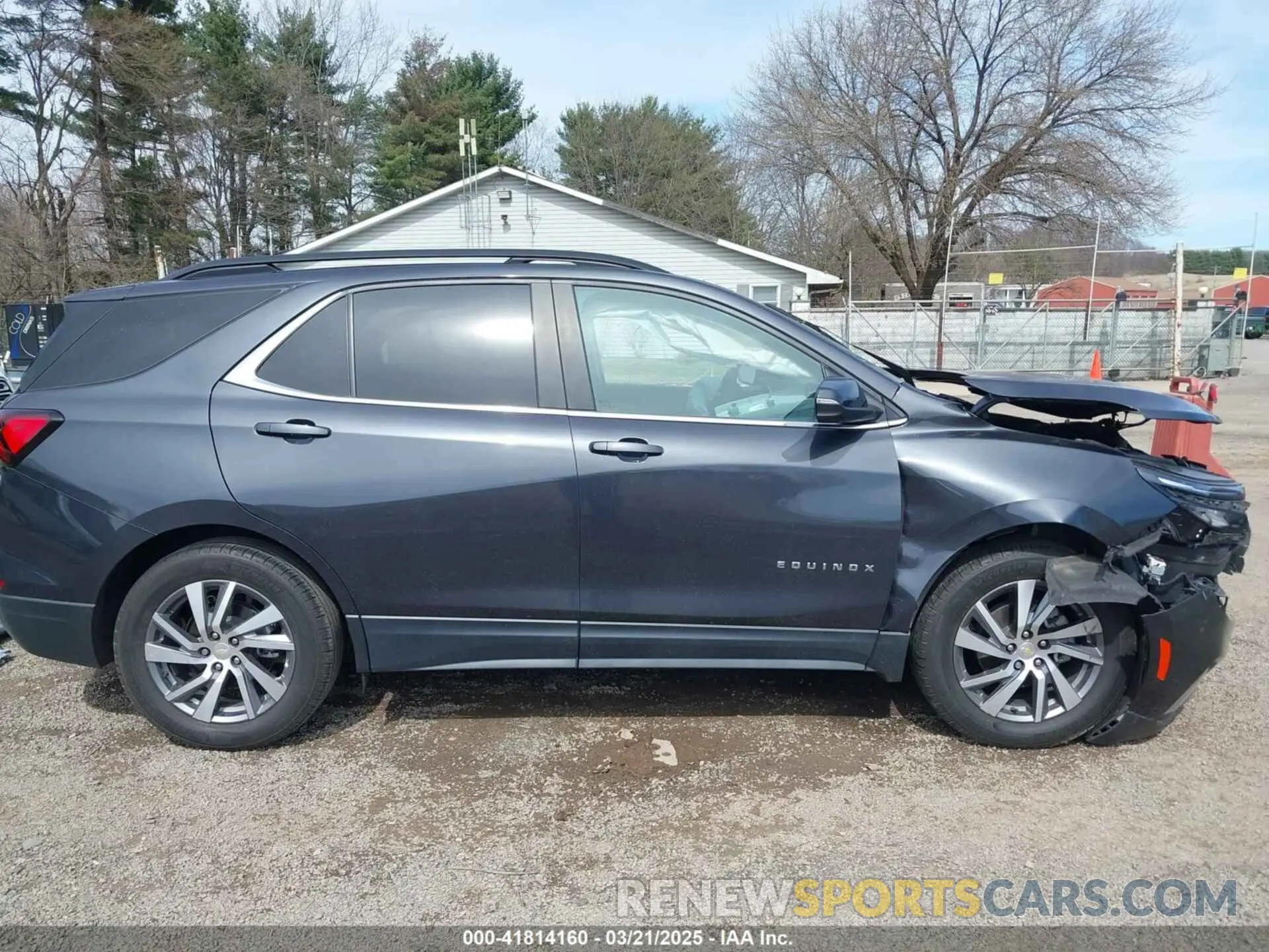 14 Photograph of a damaged car 2GNAXKEV4N6151932 CHEVROLET EQUINOX 2022