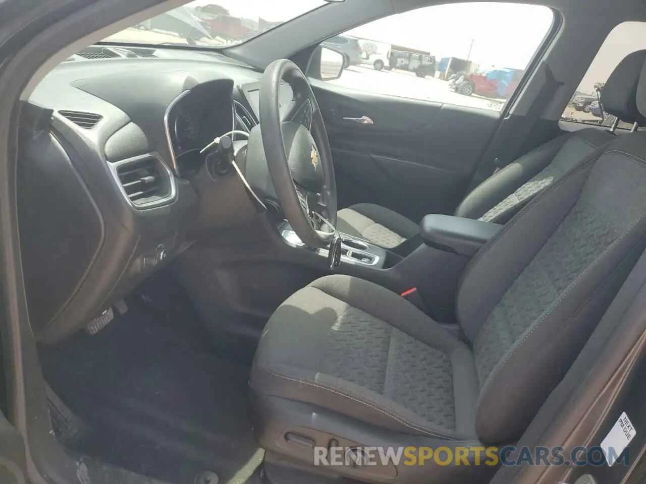 7 Photograph of a damaged car 2GNAXKEV5N6109723 CHEVROLET EQUINOX 2022