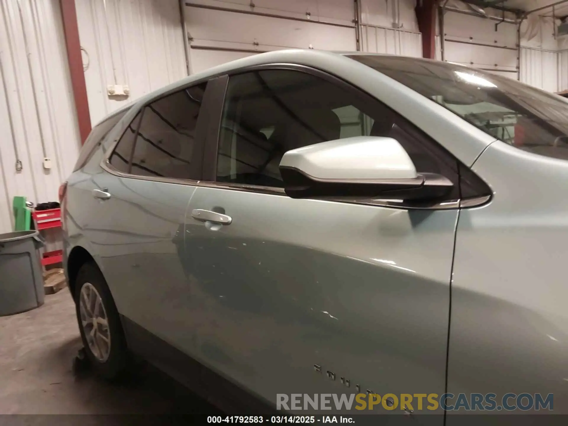 14 Photograph of a damaged car 2GNAXKEV6N6112484 CHEVROLET EQUINOX 2022