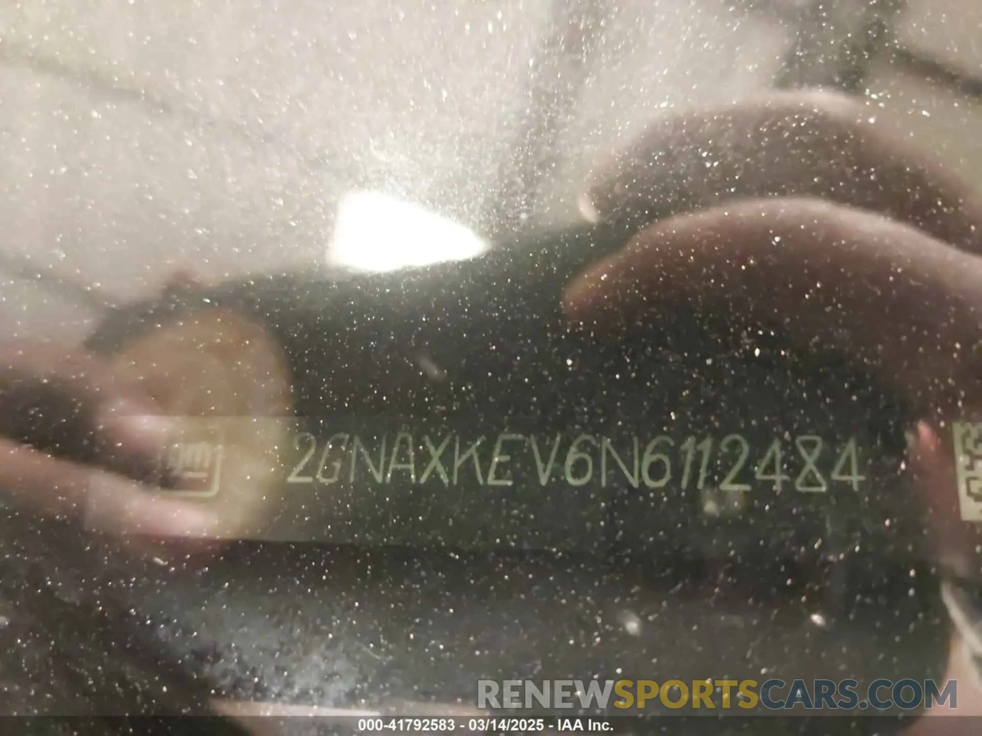 9 Photograph of a damaged car 2GNAXKEV6N6112484 CHEVROLET EQUINOX 2022