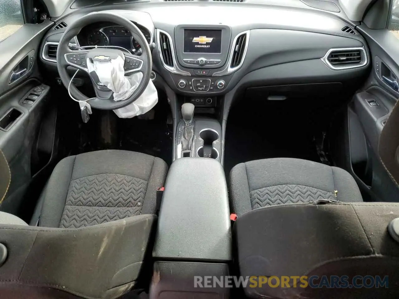 8 Photograph of a damaged car 2GNAXKEV7N6128967 CHEVROLET EQUINOX 2022