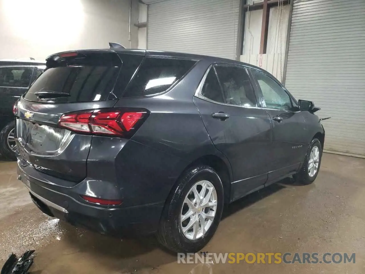 3 Photograph of a damaged car 2GNAXKEV7N6136194 CHEVROLET EQUINOX 2022