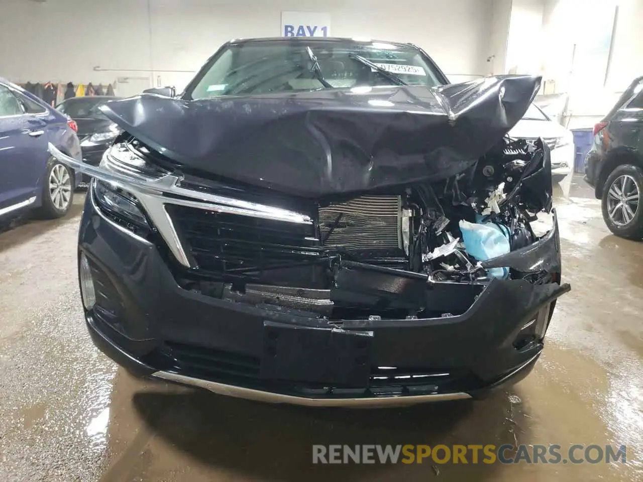 5 Photograph of a damaged car 2GNAXKEV7N6136194 CHEVROLET EQUINOX 2022