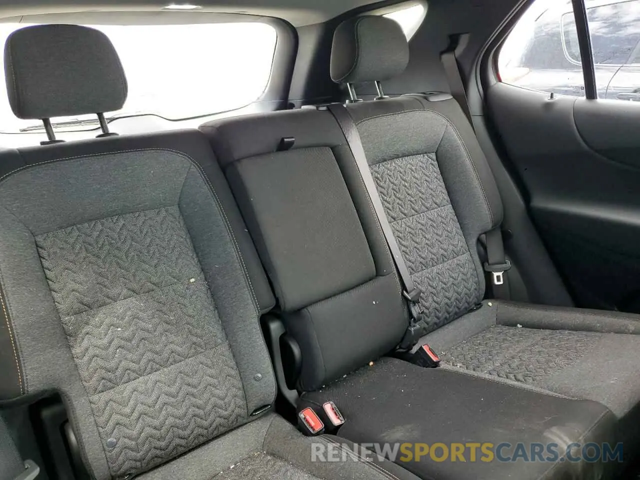 11 Photograph of a damaged car 2GNAXKEV8N6141114 CHEVROLET EQUINOX 2022