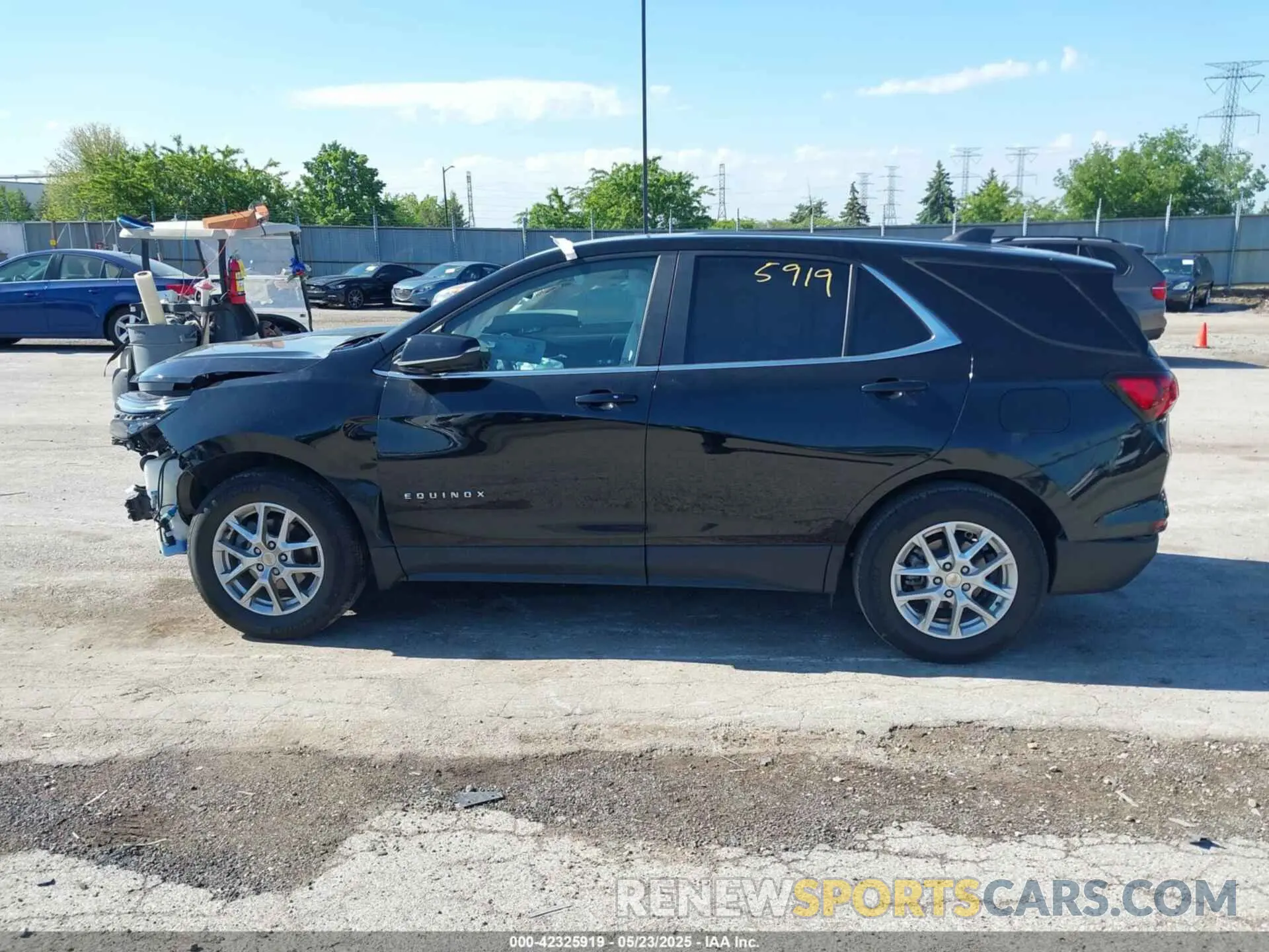 14 Photograph of a damaged car 2GNAXKEVXN6102976 CHEVROLET EQUINOX 2022