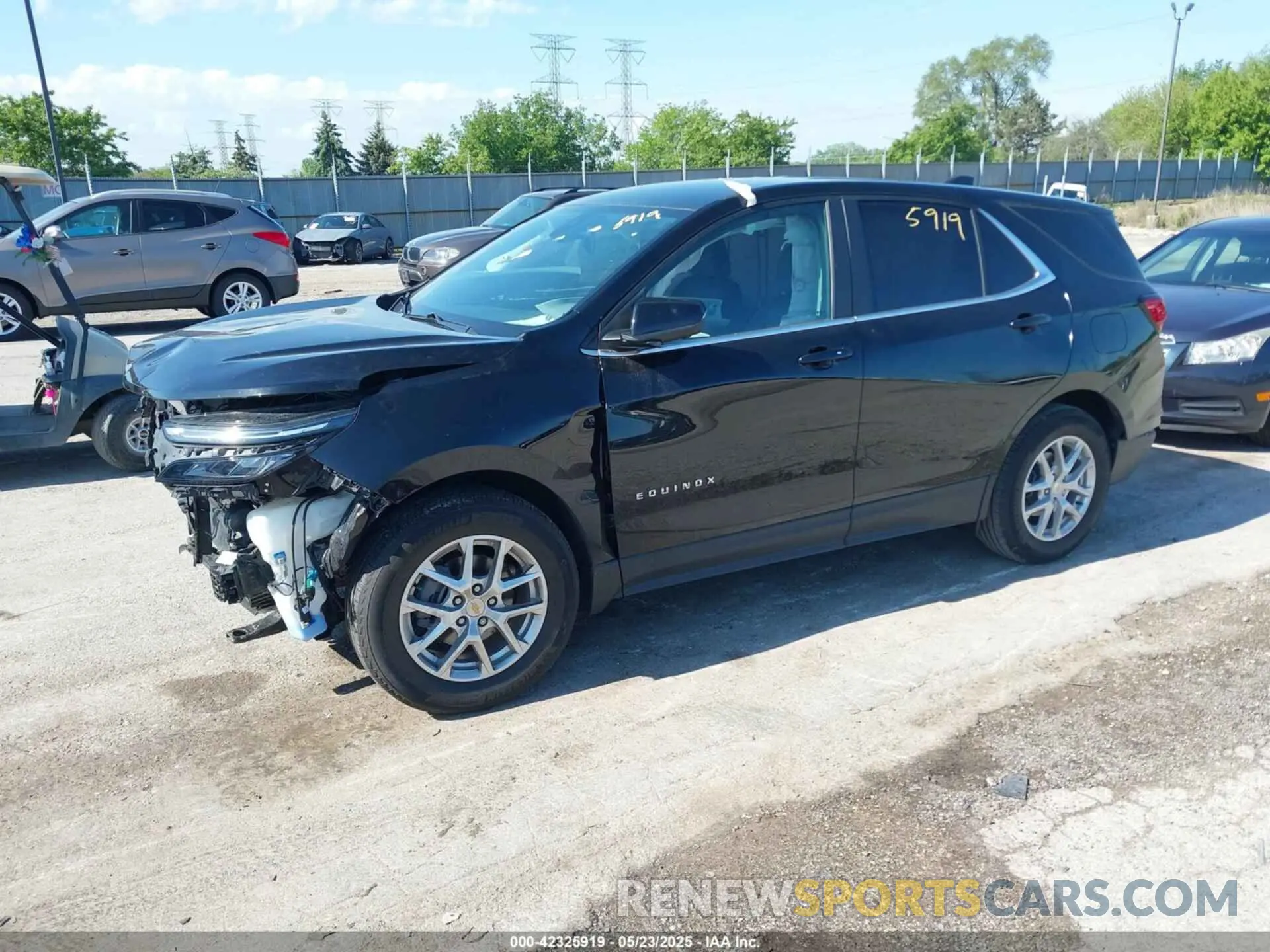 2 Photograph of a damaged car 2GNAXKEVXN6102976 CHEVROLET EQUINOX 2022