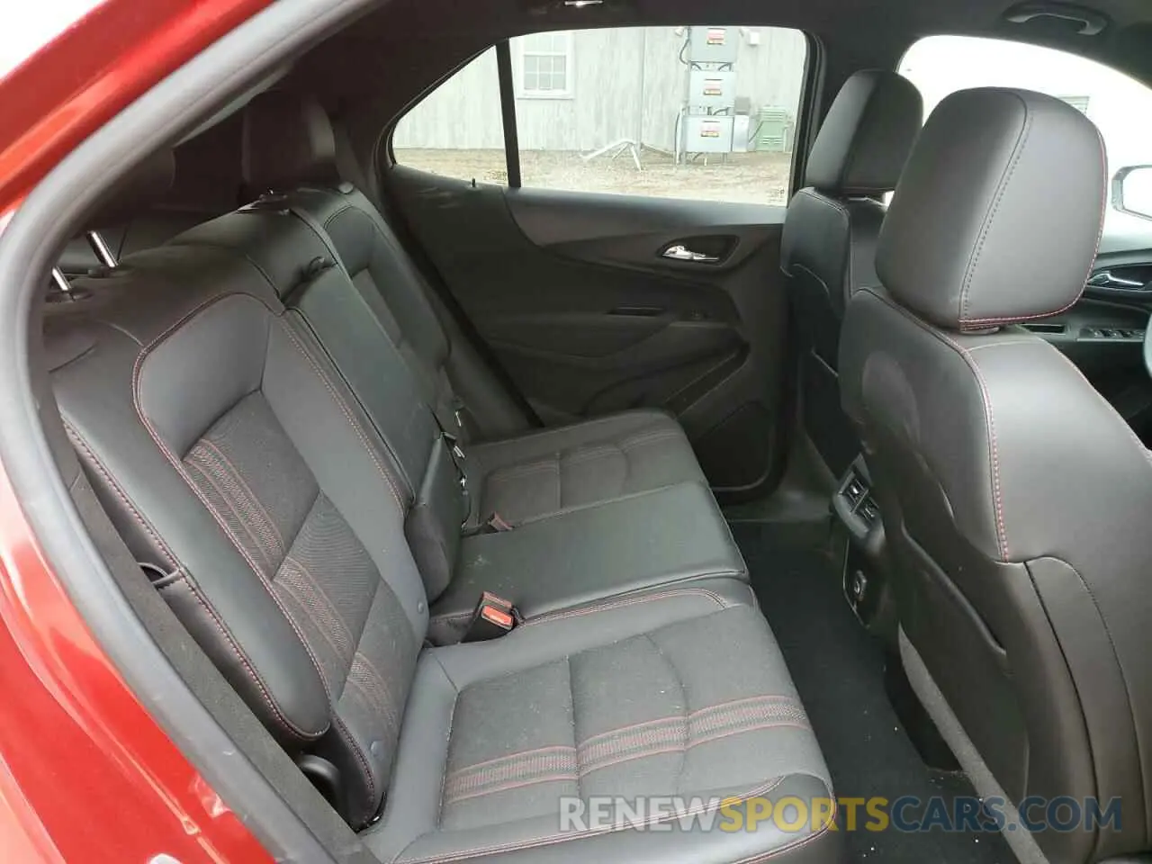 11 Photograph of a damaged car 2GNAXMEV1N6116129 CHEVROLET EQUINOX 2022