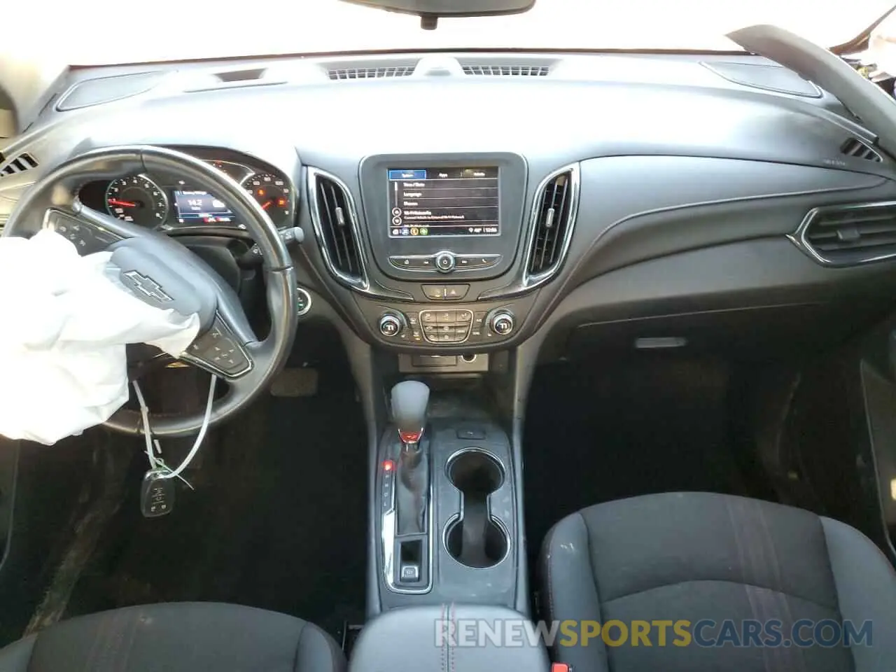 8 Photograph of a damaged car 2GNAXMEV2N6137412 CHEVROLET EQUINOX 2022