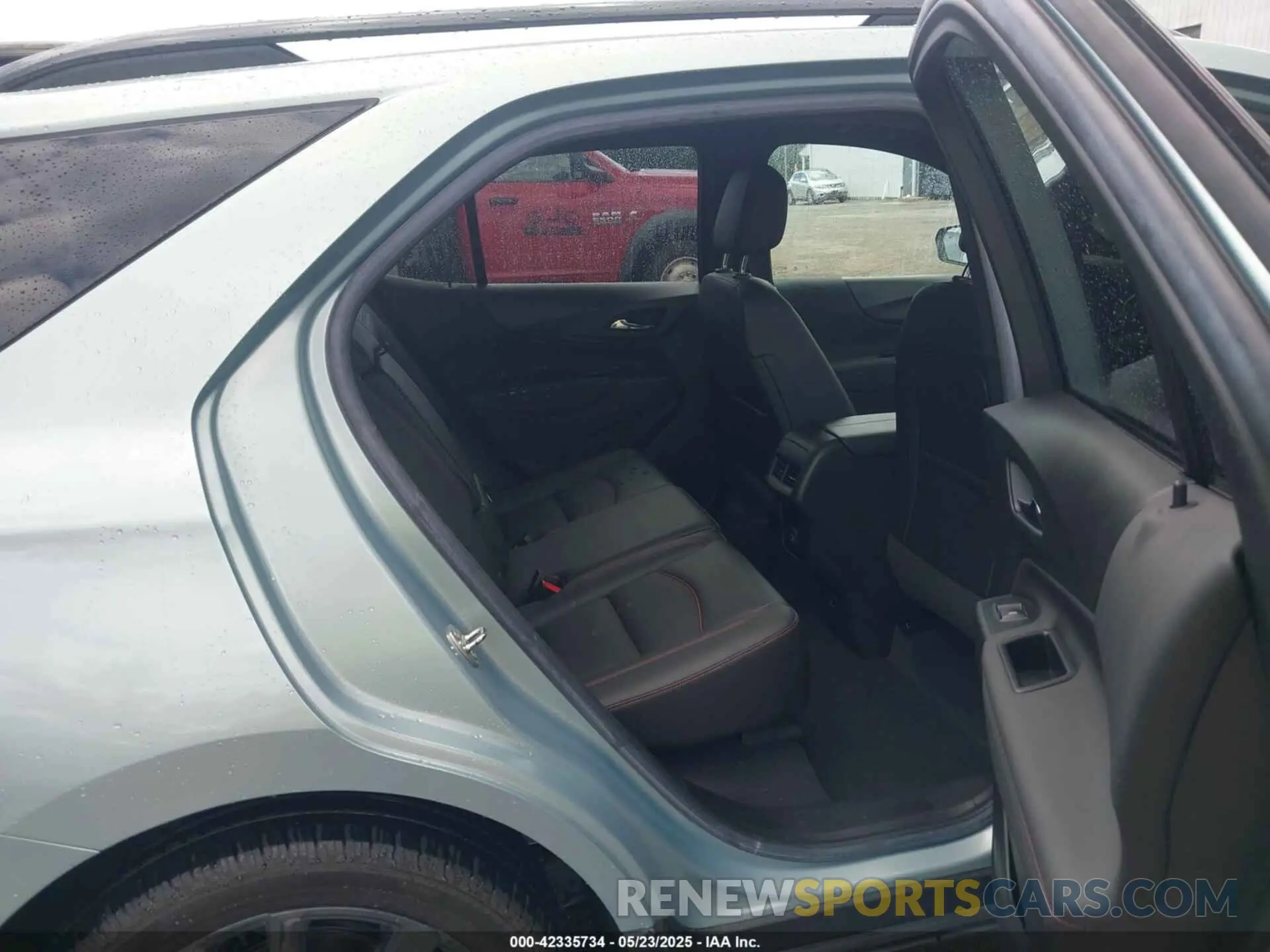 8 Photograph of a damaged car 2GNAXMEV5N6108213 CHEVROLET EQUINOX 2022
