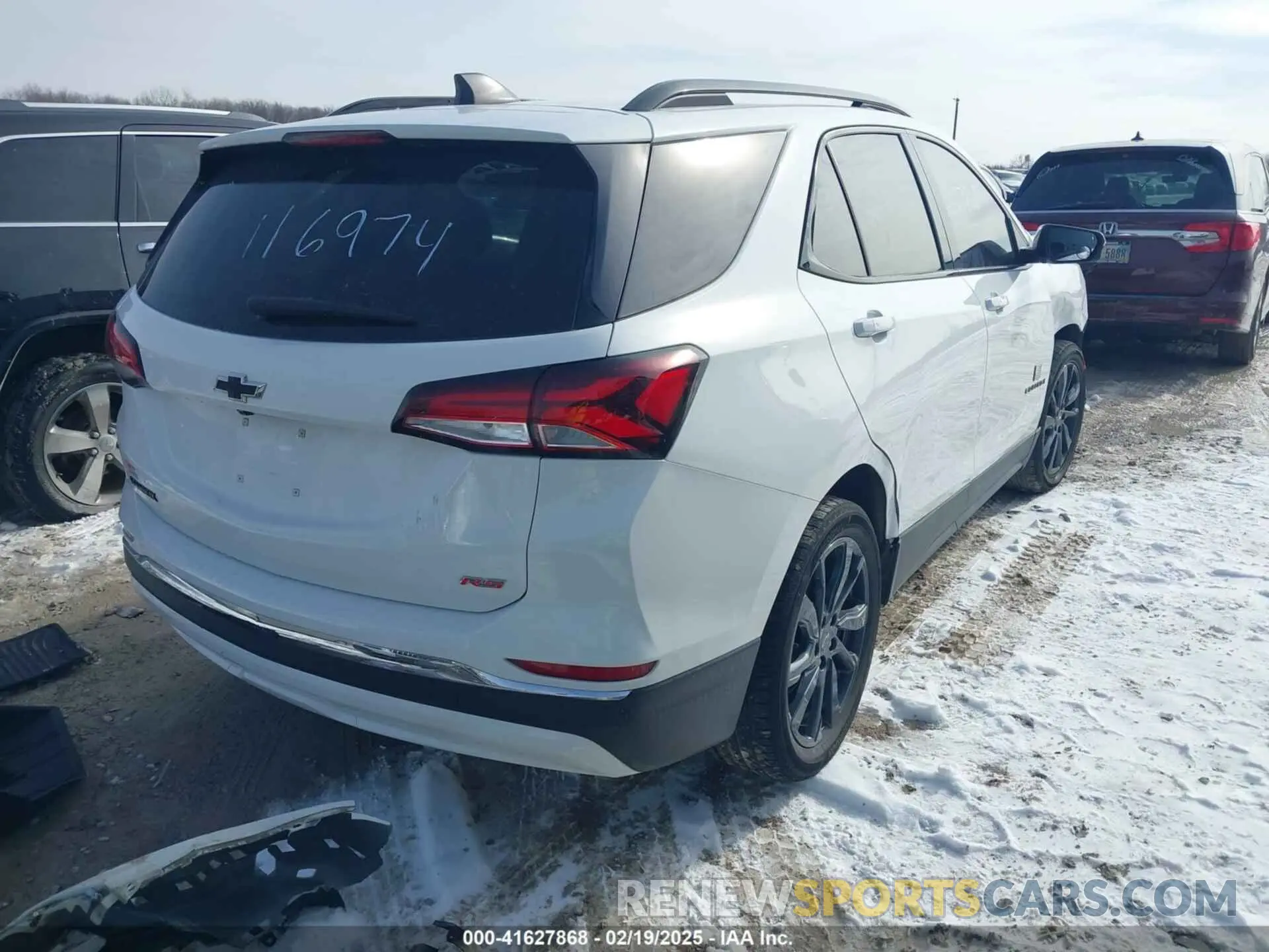 4 Photograph of a damaged car 2GNAXMEV5N6116974 CHEVROLET EQUINOX 2022