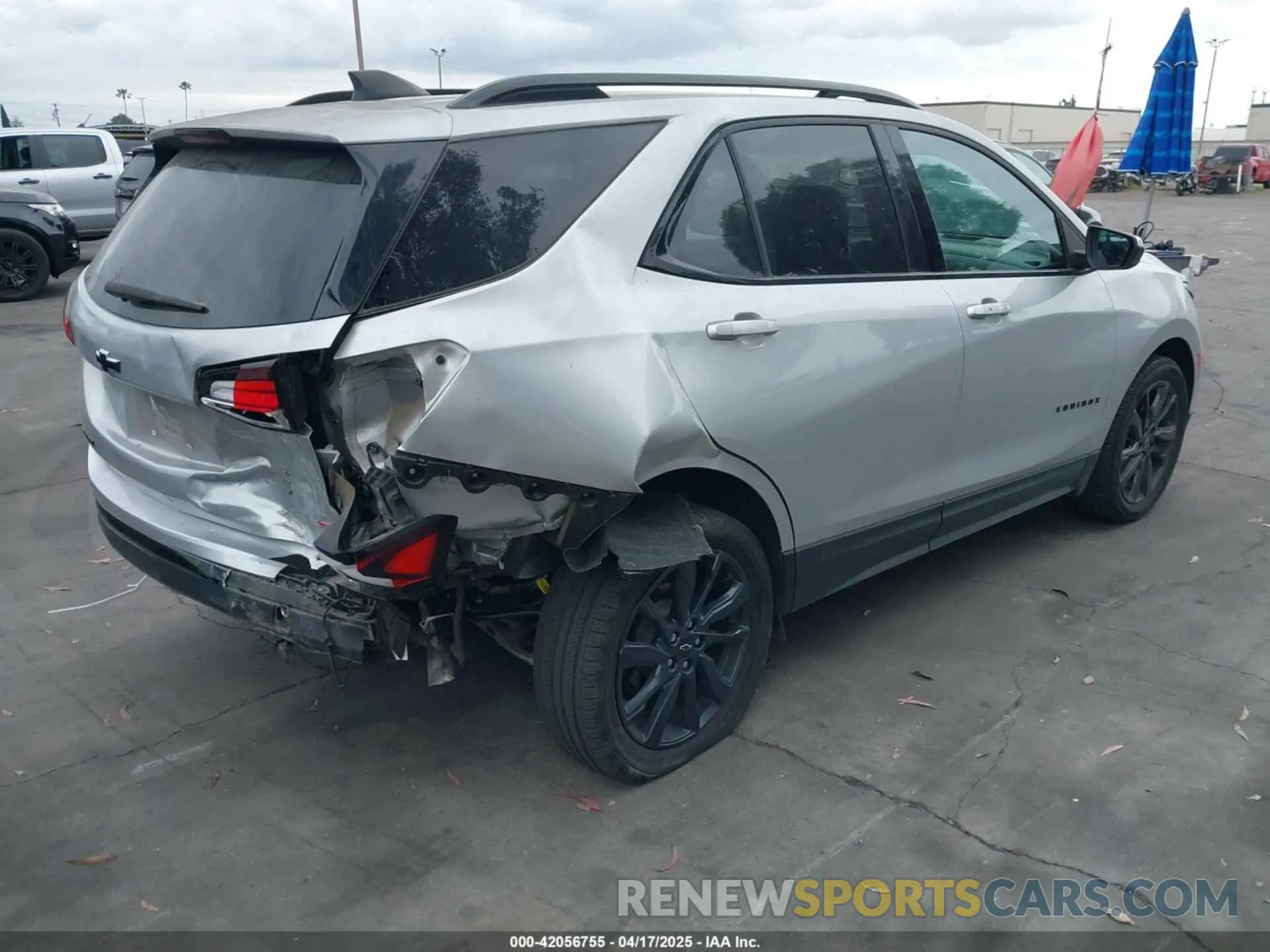 4 Photograph of a damaged car 2GNAXMEV5N6125352 CHEVROLET EQUINOX 2022
