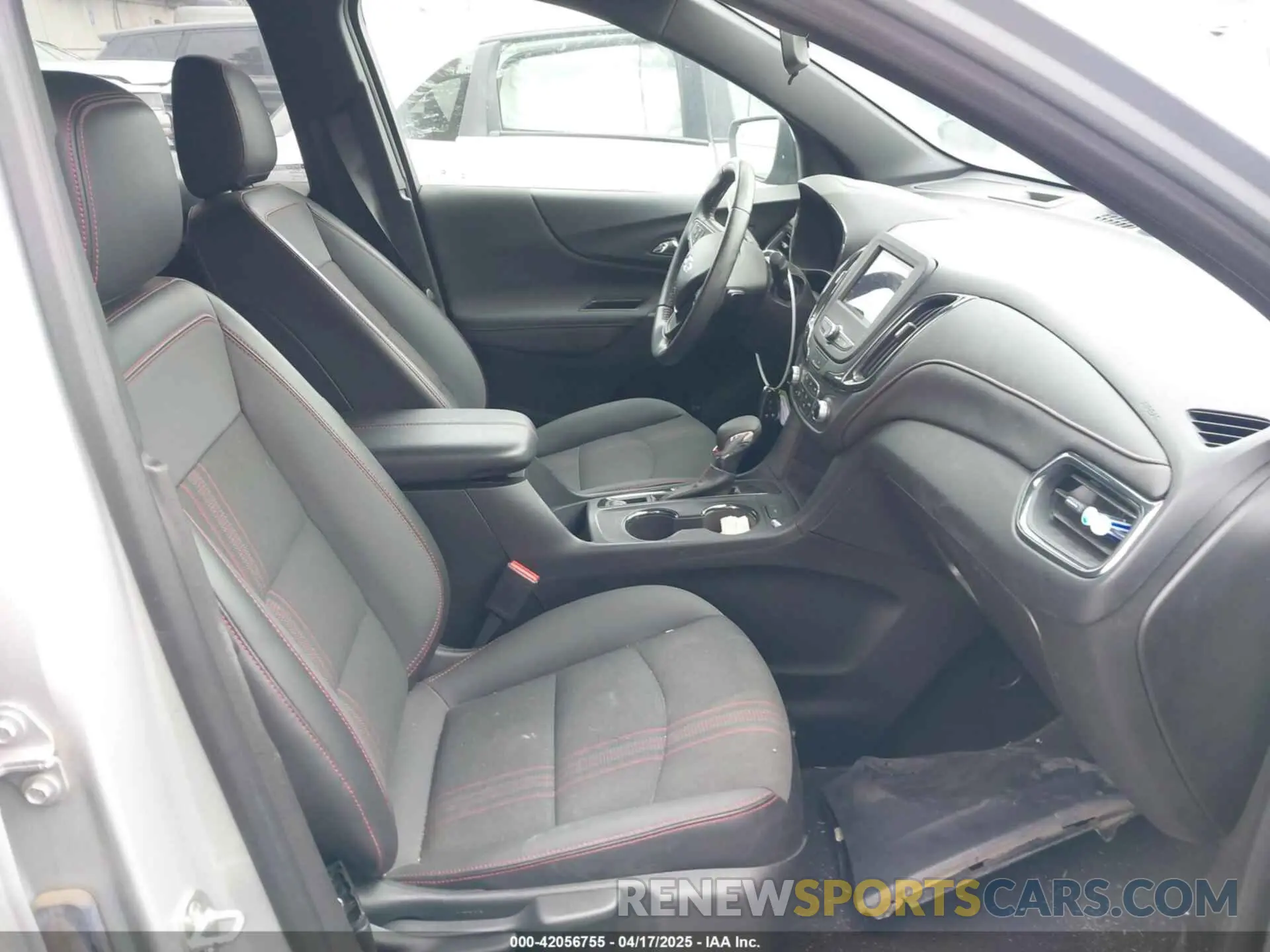 5 Photograph of a damaged car 2GNAXMEV5N6125352 CHEVROLET EQUINOX 2022