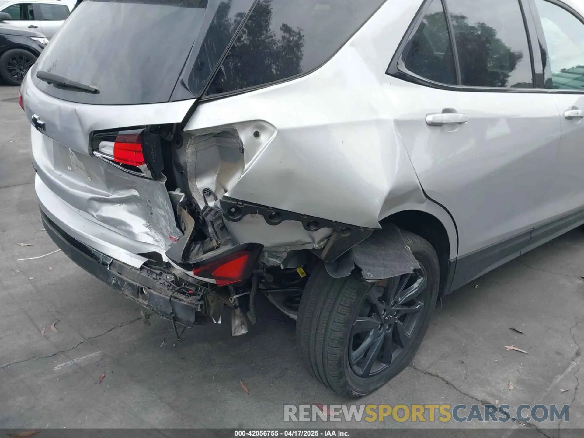 6 Photograph of a damaged car 2GNAXMEV5N6125352 CHEVROLET EQUINOX 2022