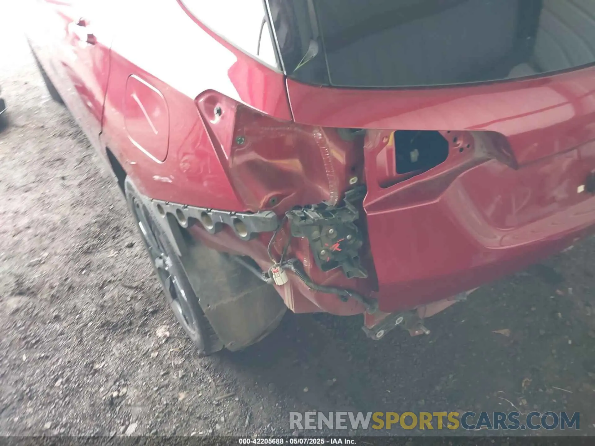 6 Photograph of a damaged car 2GNAXMEV8N6142338 CHEVROLET EQUINOX 2022