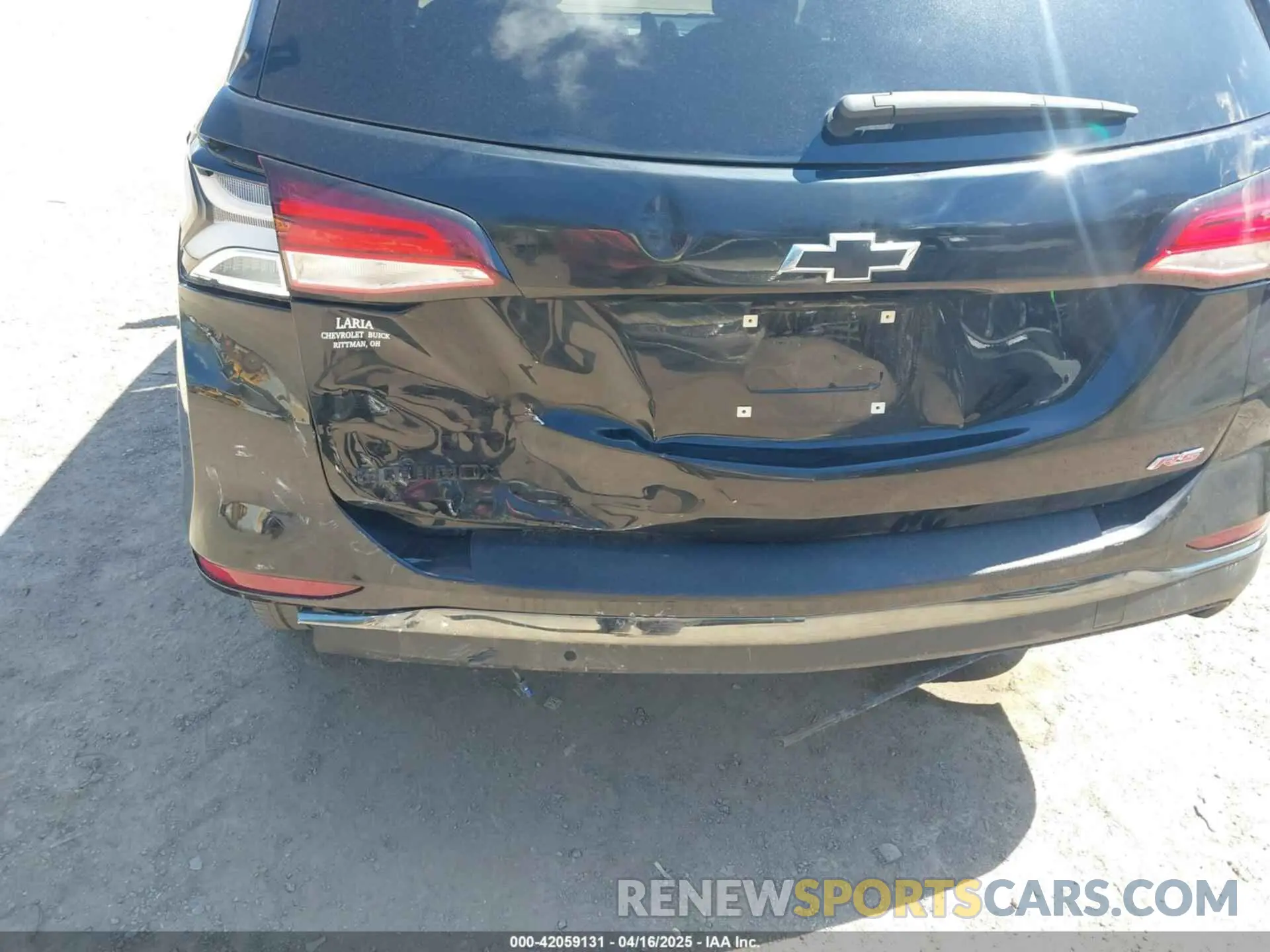 18 Photograph of a damaged car 2GNAXMEVXN6148187 CHEVROLET EQUINOX 2022