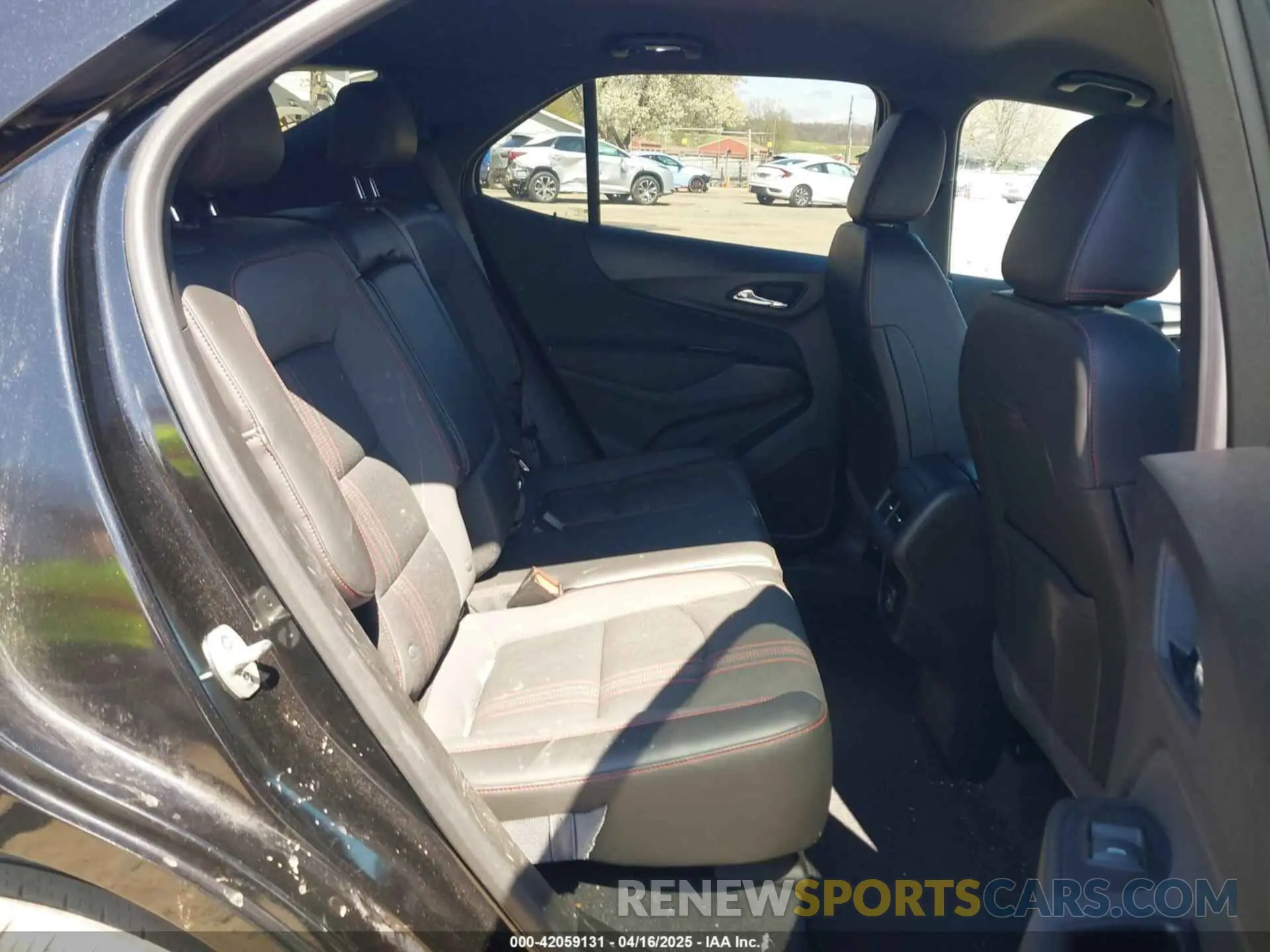 8 Photograph of a damaged car 2GNAXMEVXN6148187 CHEVROLET EQUINOX 2022