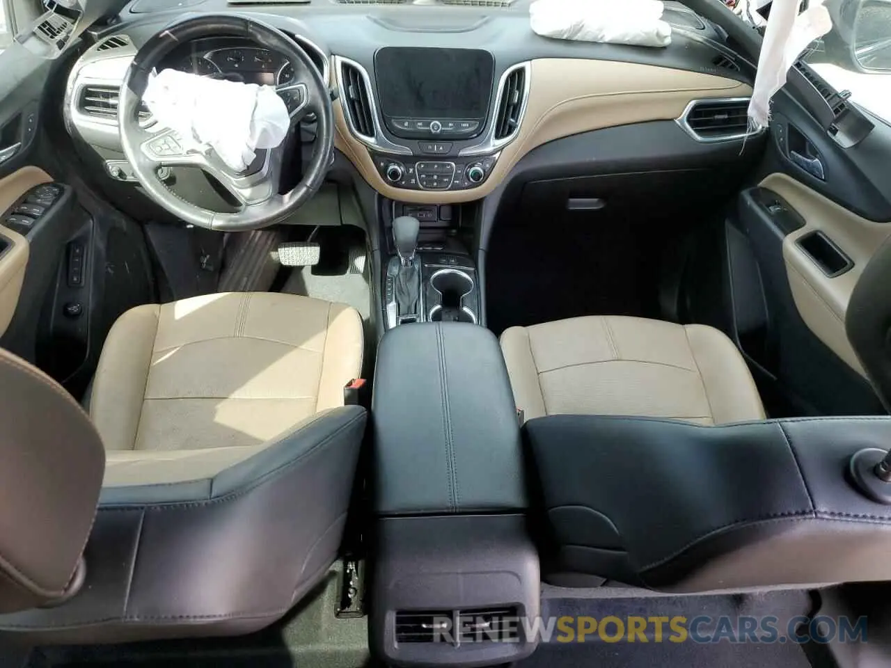 8 Photograph of a damaged car 2GNAXNEV0N6131923 CHEVROLET EQUINOX 2022