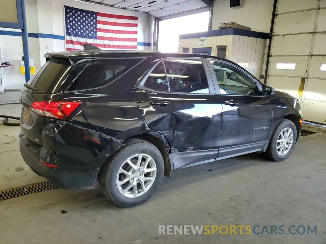 3 Photograph of a damaged car 2GNAXSEV2N6146938 CHEVROLET EQUINOX 2022
