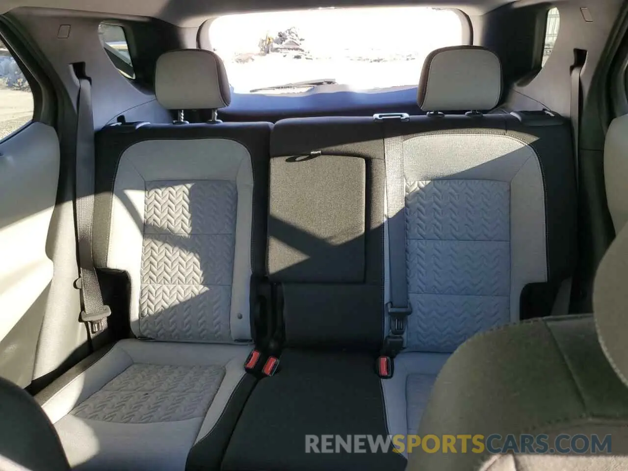 10 Photograph of a damaged car 2GNAXSEV7N6149978 CHEVROLET EQUINOX 2022