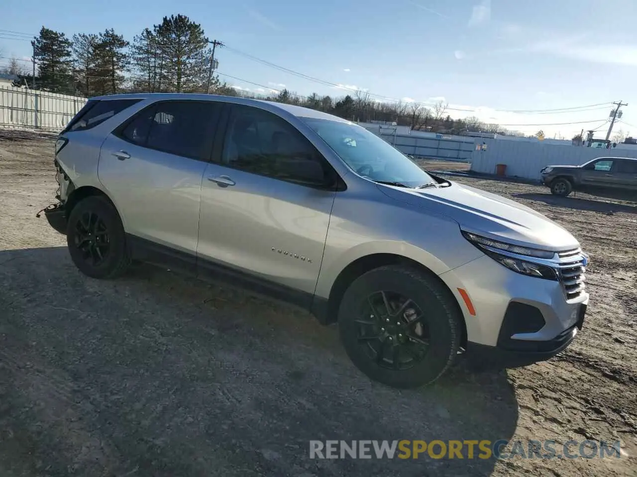 4 Photograph of a damaged car 2GNAXSEV7N6149978 CHEVROLET EQUINOX 2022