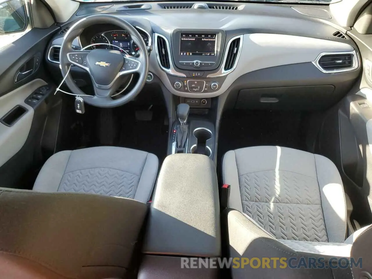 8 Photograph of a damaged car 2GNAXSEV7N6149978 CHEVROLET EQUINOX 2022