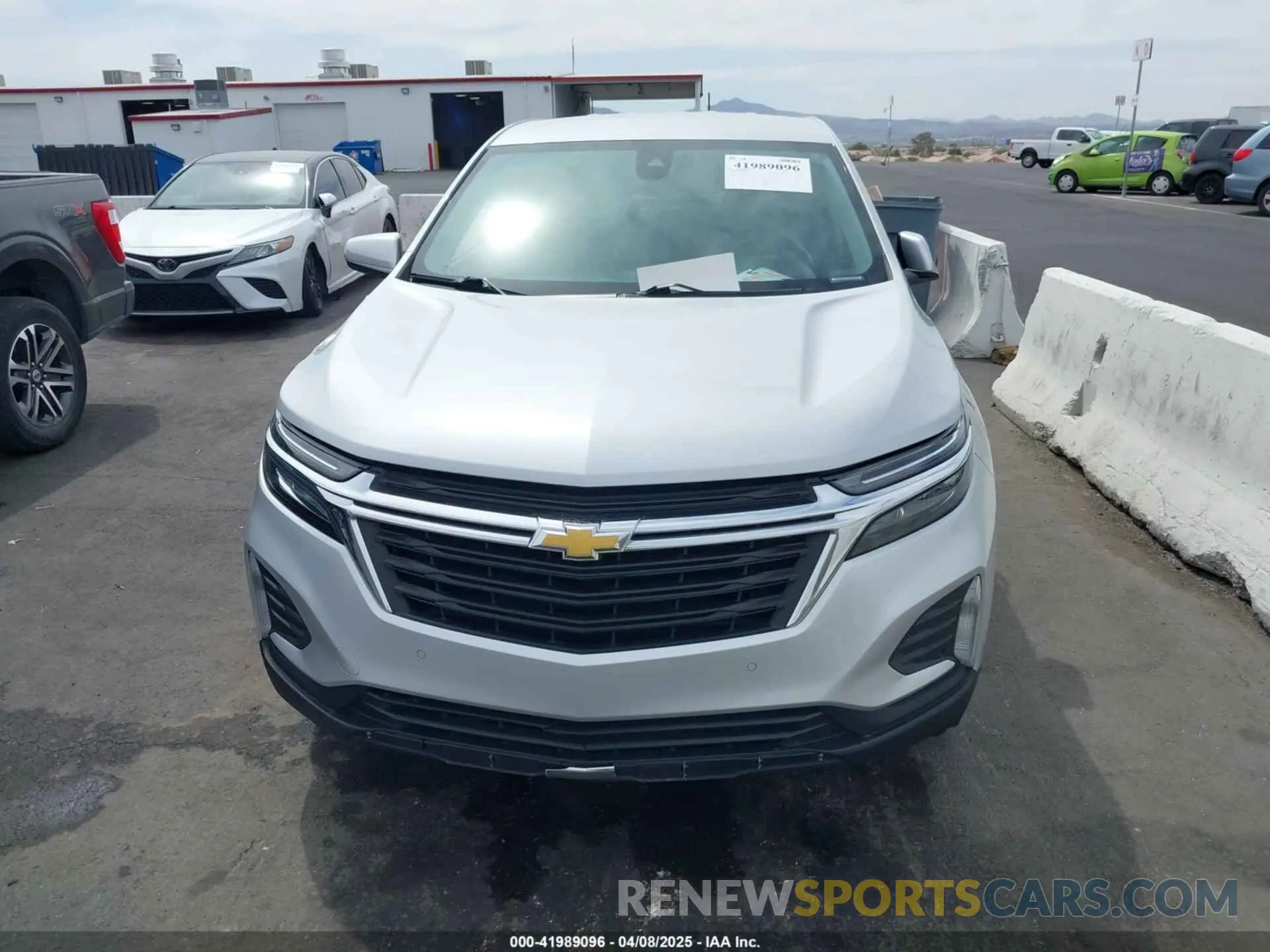 6 Photograph of a damaged car 2GNAXTEV0N6134115 CHEVROLET EQUINOX 2022
