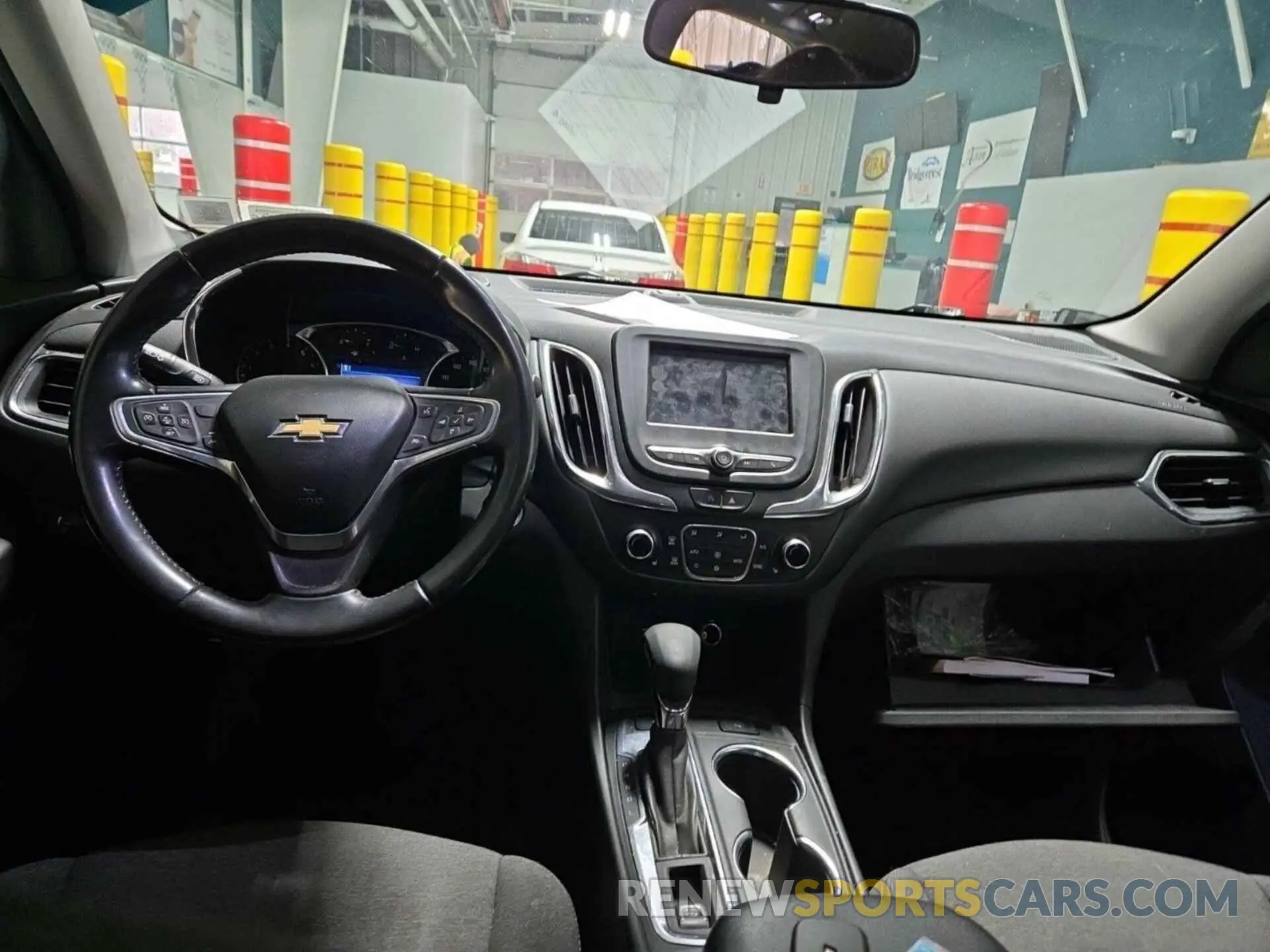27 Photograph of a damaged car 2GNAXTEV0N6143929 CHEVROLET EQUINOX 2022