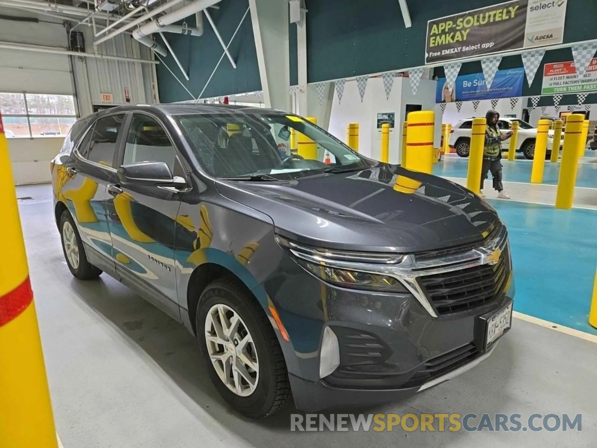 4 Photograph of a damaged car 2GNAXTEV0N6143929 CHEVROLET EQUINOX 2022