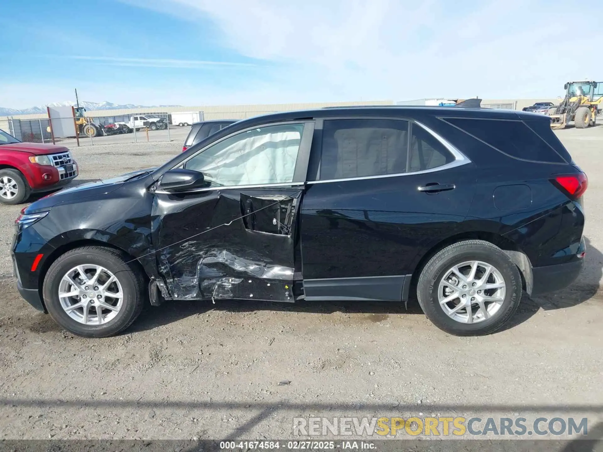 14 Photograph of a damaged car 2GNAXTEV2N6120135 CHEVROLET EQUINOX 2022