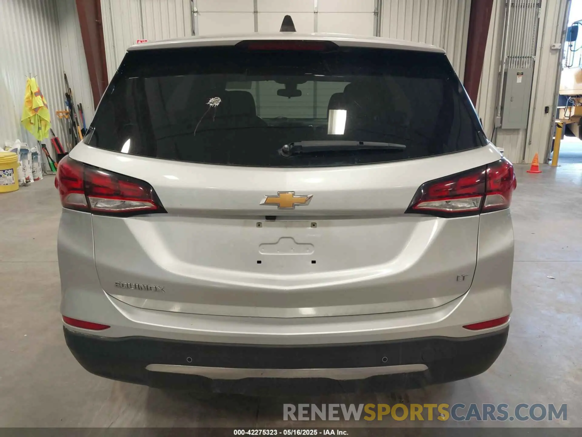 16 Photograph of a damaged car 2GNAXTEV2N6138764 CHEVROLET EQUINOX 2022