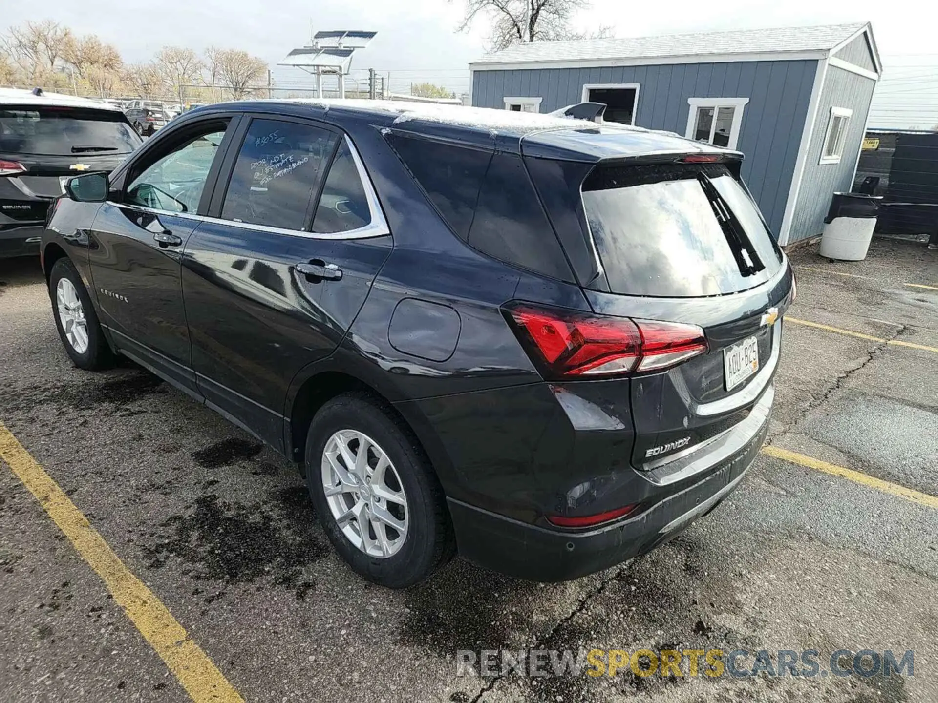21 Photograph of a damaged car 2GNAXTEV3N6108642 CHEVROLET EQUINOX 2022
