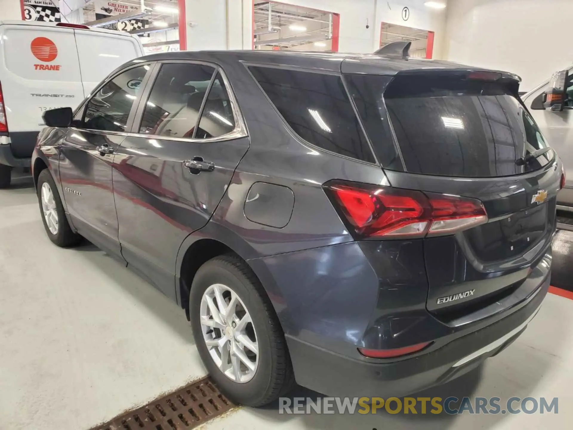 5 Photograph of a damaged car 2GNAXTEV3N6125005 CHEVROLET EQUINOX 2022