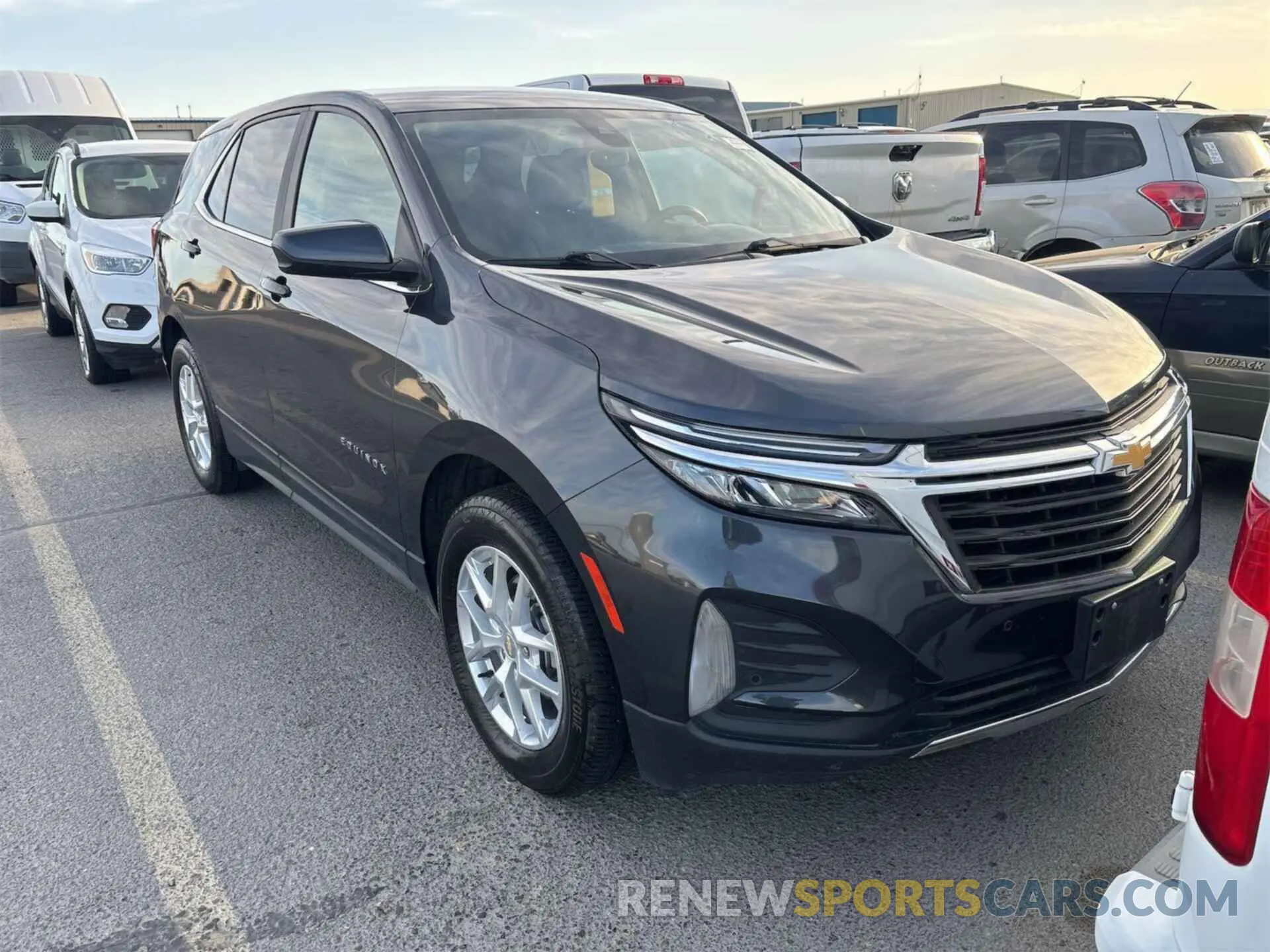 6 Photograph of a damaged car 2GNAXTEV3N6131547 CHEVROLET EQUINOX 2022